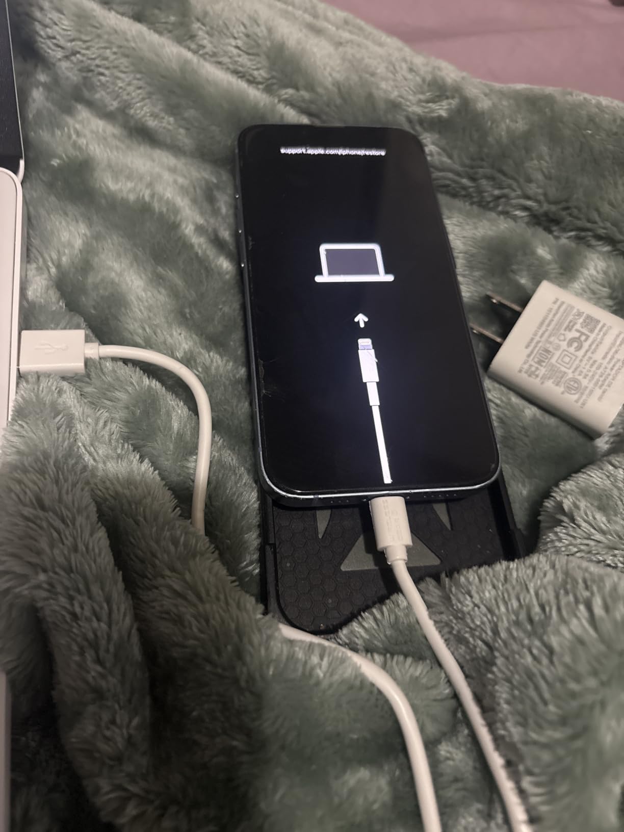 Apple iPhone 14, 128GB, Blue - Unlocked (Renewed) customer photo 2