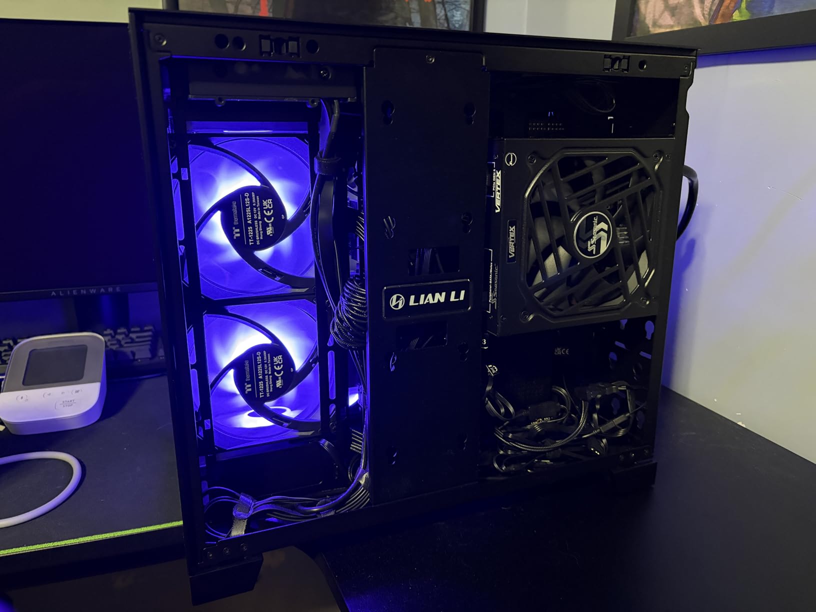 Seasonic VERTEX GX-1200 - 1200W - 80+ Gold - ATX 3.0 & PCIe 5.0 Ready - Fully Modular - Premium Japanese Capacitors - 12 Year Warranty - Nvidia RTX 40/50 & AMD GPU Compatible customer photo 2