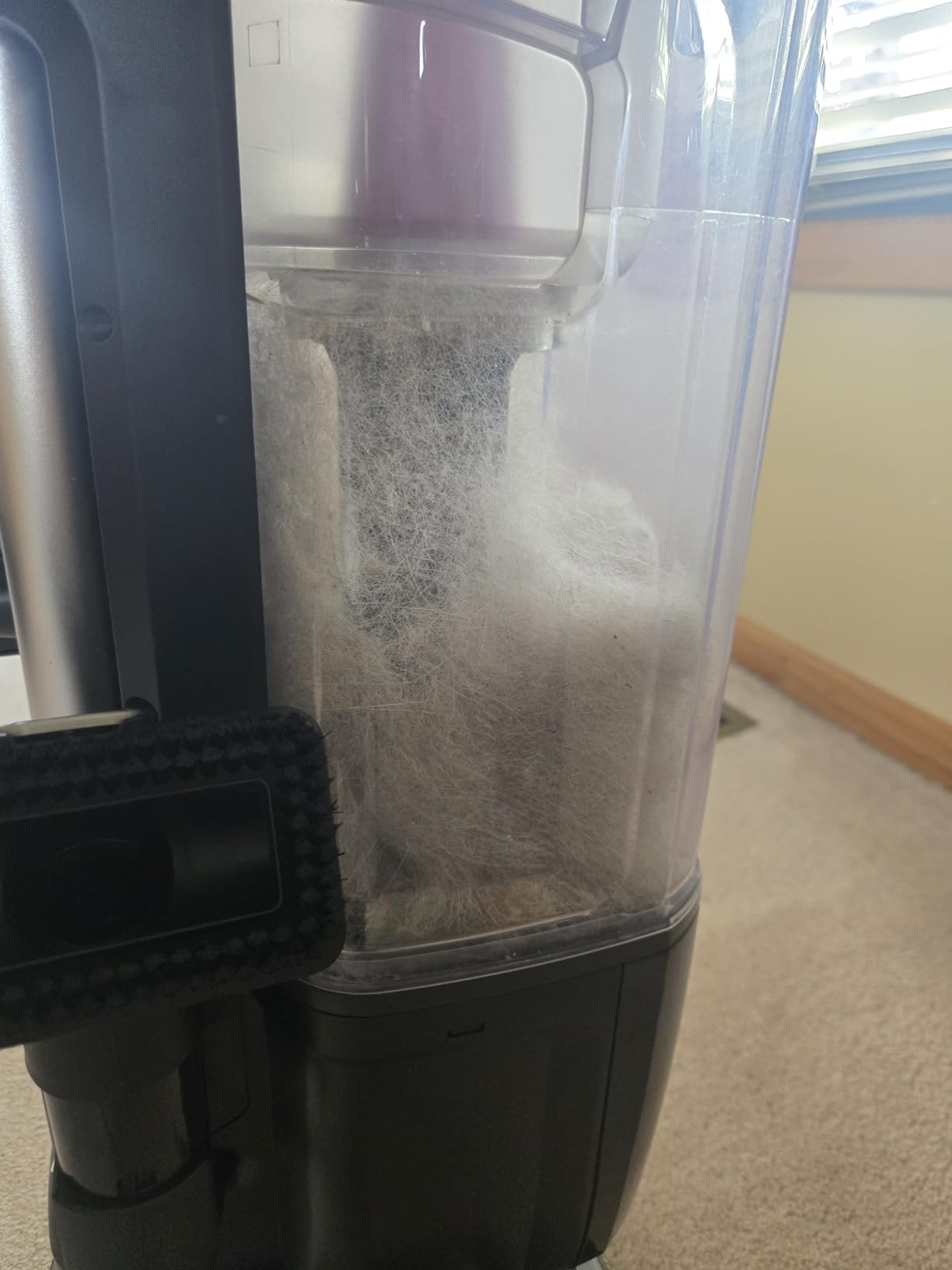 ZU102 Rotator Pet Upright Vacuum with PowerFins HairPro & Odor Neutralizer Technology, Charcoal, 2.9 L Dust Cup customer photo 2