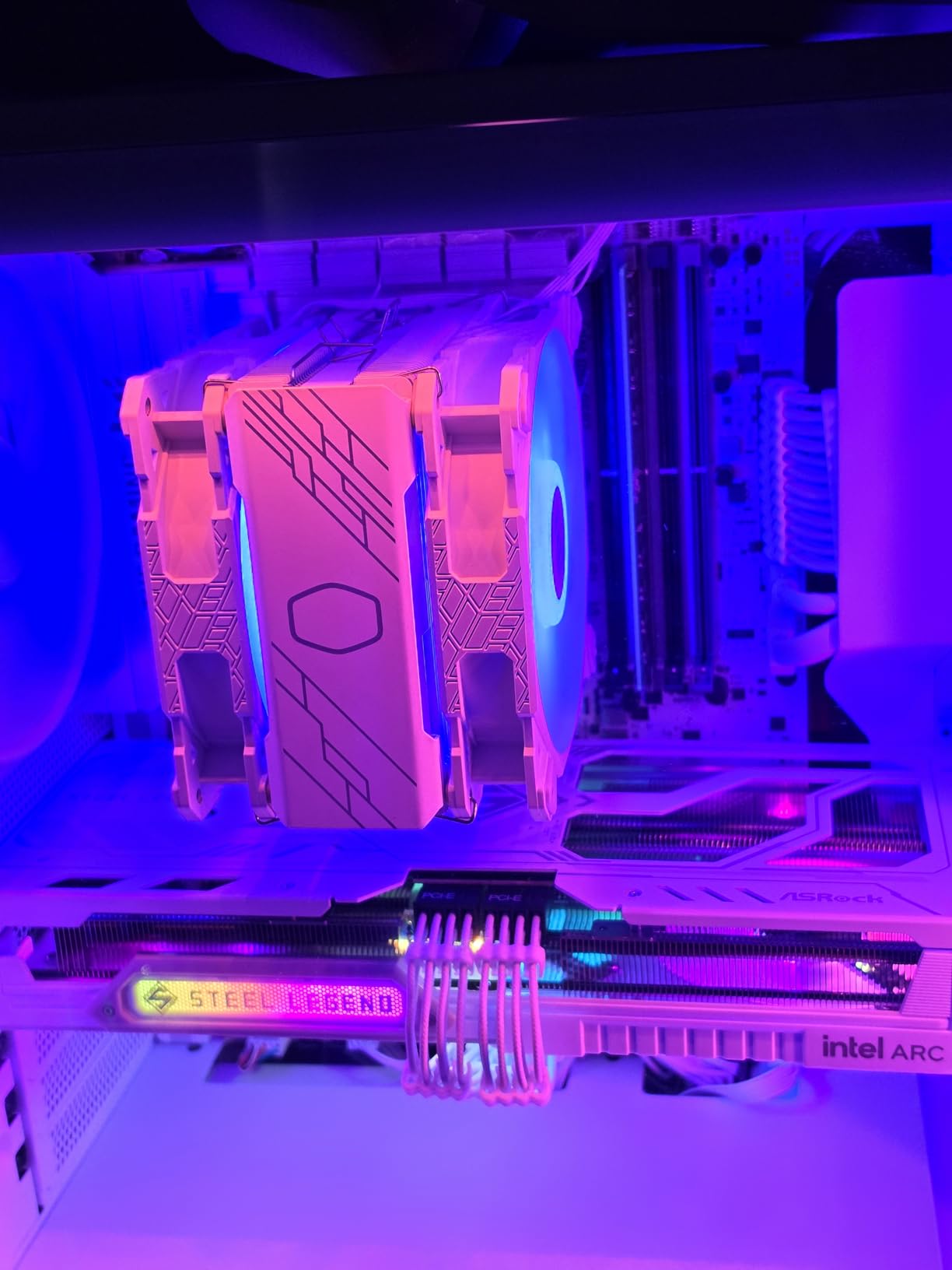 Cooler Master Hyper 212 Halo ARGB CPU Air Cooler - 120mm High Performance PWM Fan, 4 Copper Heat Pipes, Sleek Design Top Cover, Low Noise & Easy Installation, AMD AM5/AM4 & Intel LGA 1851/1700, White customer photo 1