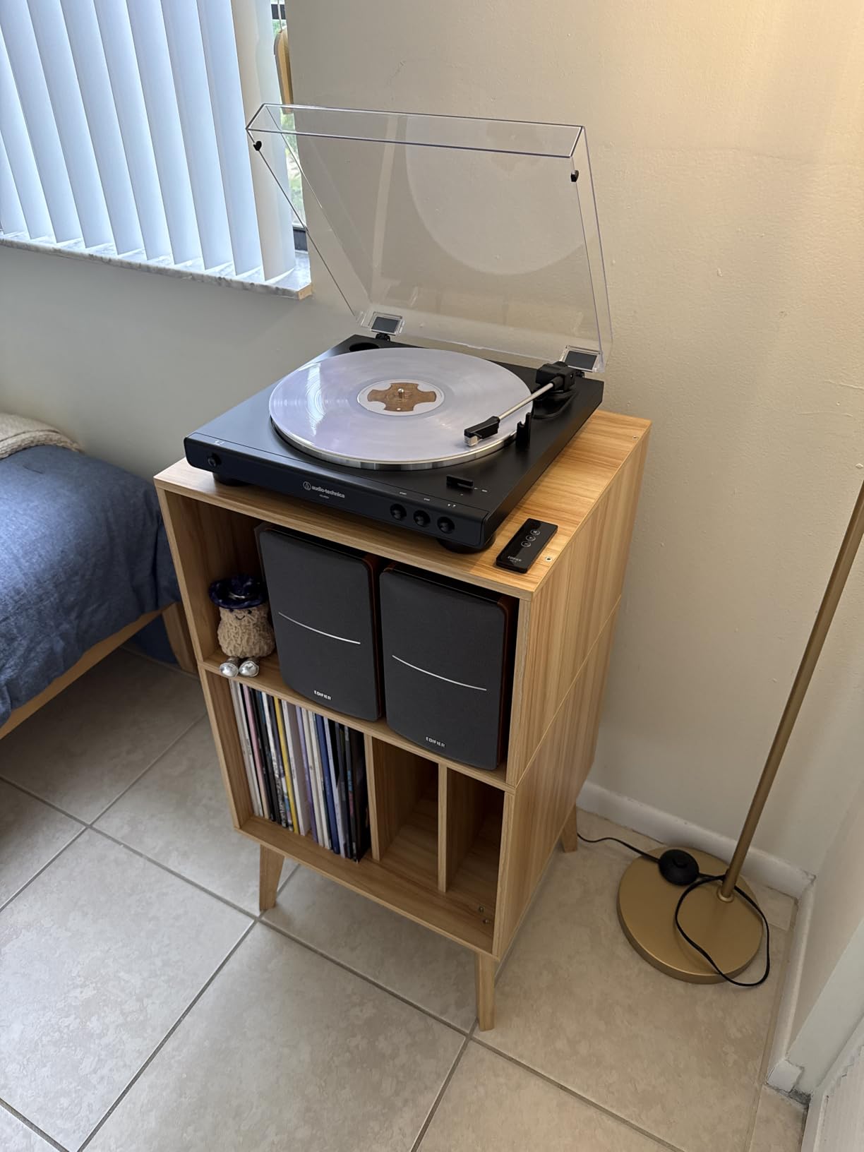 Lerliuo Record Player Stand, Walnut Turntable Stand Holds up to 160 Albums, Mid-Century Vinyl Storage Cabinet Table with Solid Wood Legs, Record Player Holder Display Shelf customer photo 1