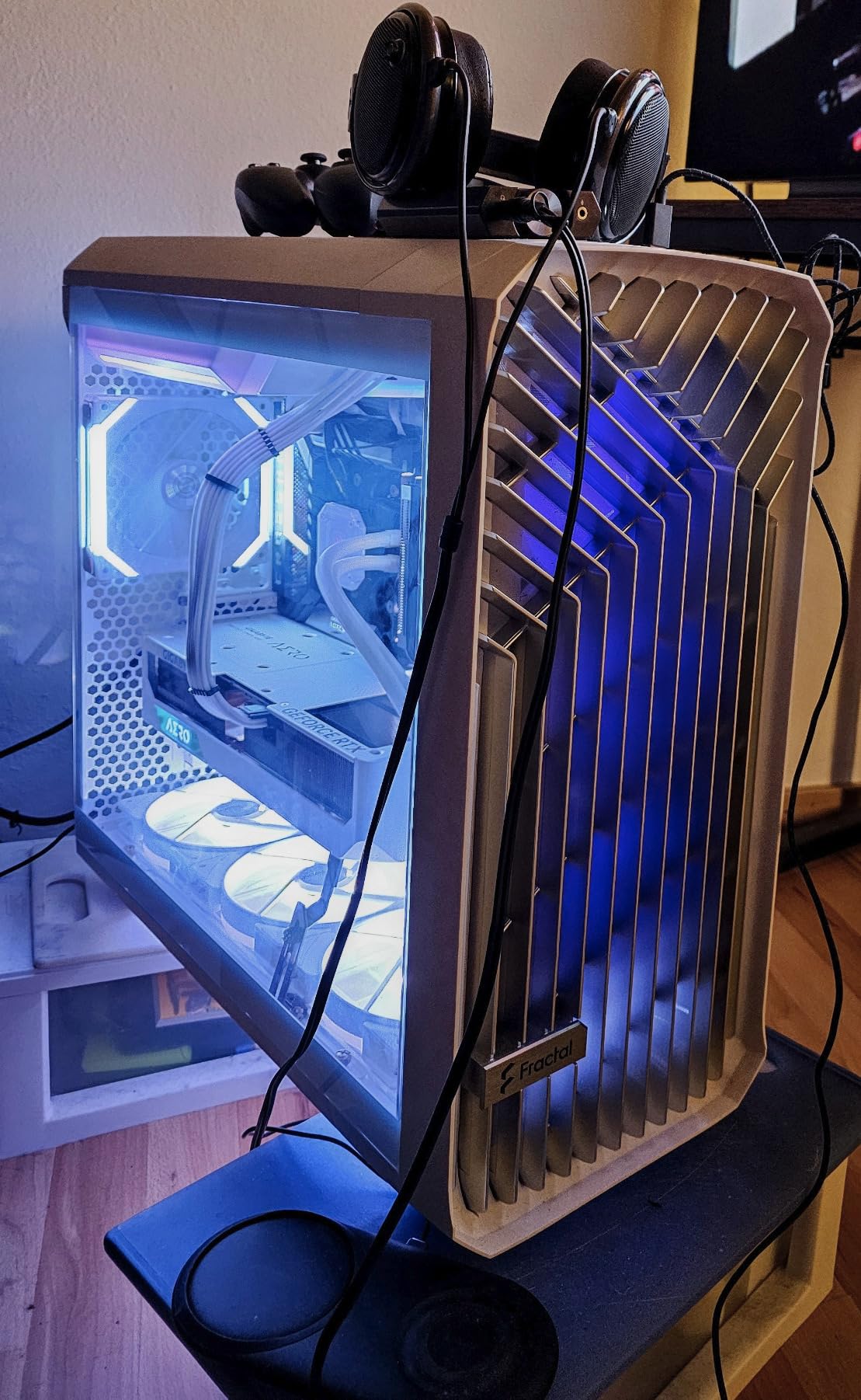 GIGABYTE GV-N4090AERO OC-24GD GeForce RTX 4090 AERO OC 24G Graphics Card, 3X WINDFORCE Fans, 24GB 384-bit GDDR6X, Video Card customer photo 2
