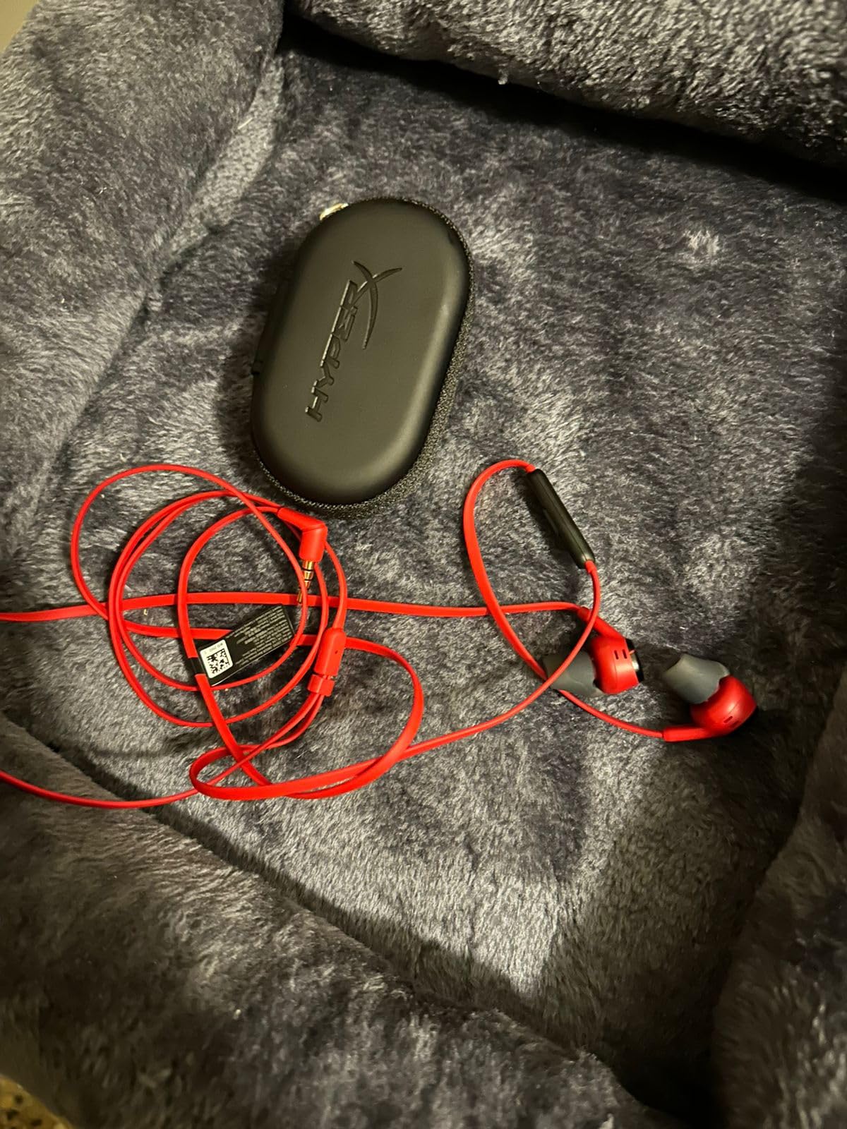 HyperX Cloud Earbuds II - 14mm Drivers, Four Eartips, Hard-Shell Carrying Case, Low-Profile 90-Degree Plug, 3.5mm Plug, Built-in Microphone, Multi-Function Button customer photo 1