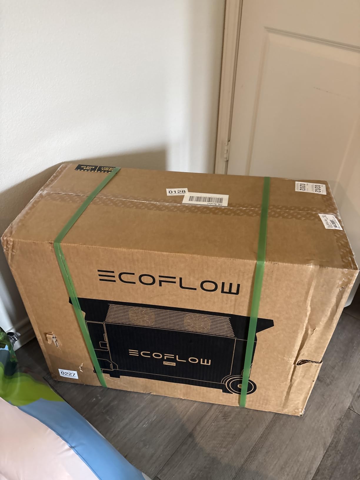 EF ECOFLOW Portable Power Station 3600Wh DELTA Pro, 120V AC Outlets x 5, 3600W, 2.7H Fast Charge, Lifepo4 Power Station, Solar Generator for Home Use, Power Outage, Camping, RV, Emergencies customer photo 1