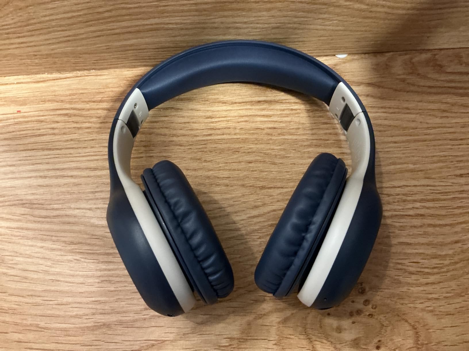 EarFun K2 Kids Bluetooth Headphones, Volume Limited, 40H Playtime, Built-in Mic, Foldable Over-Ear Headphone for School/Travel/iPad/Tablet customer photo 1