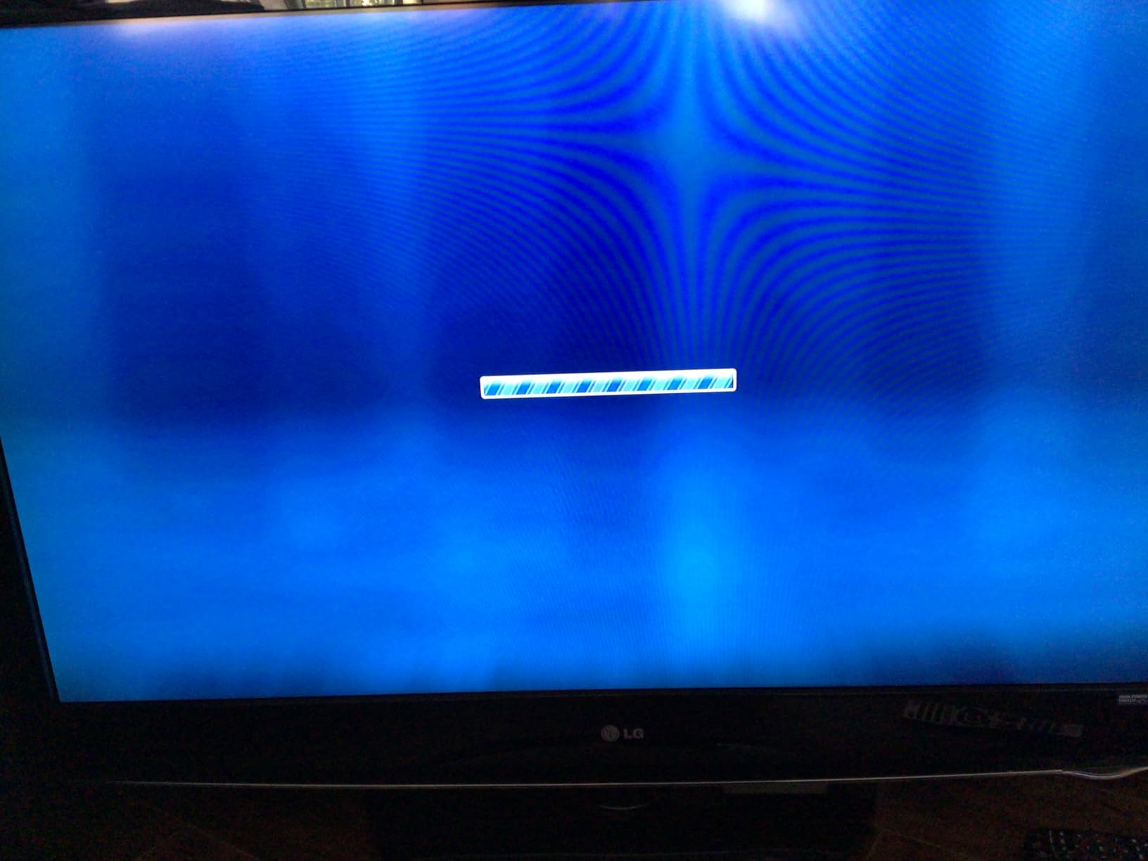 Infomir MAG544w3 4K Linux Set-Top Box, Dual-Band Wi-Fi, HDR, HDMI 2.1 customer photo 2