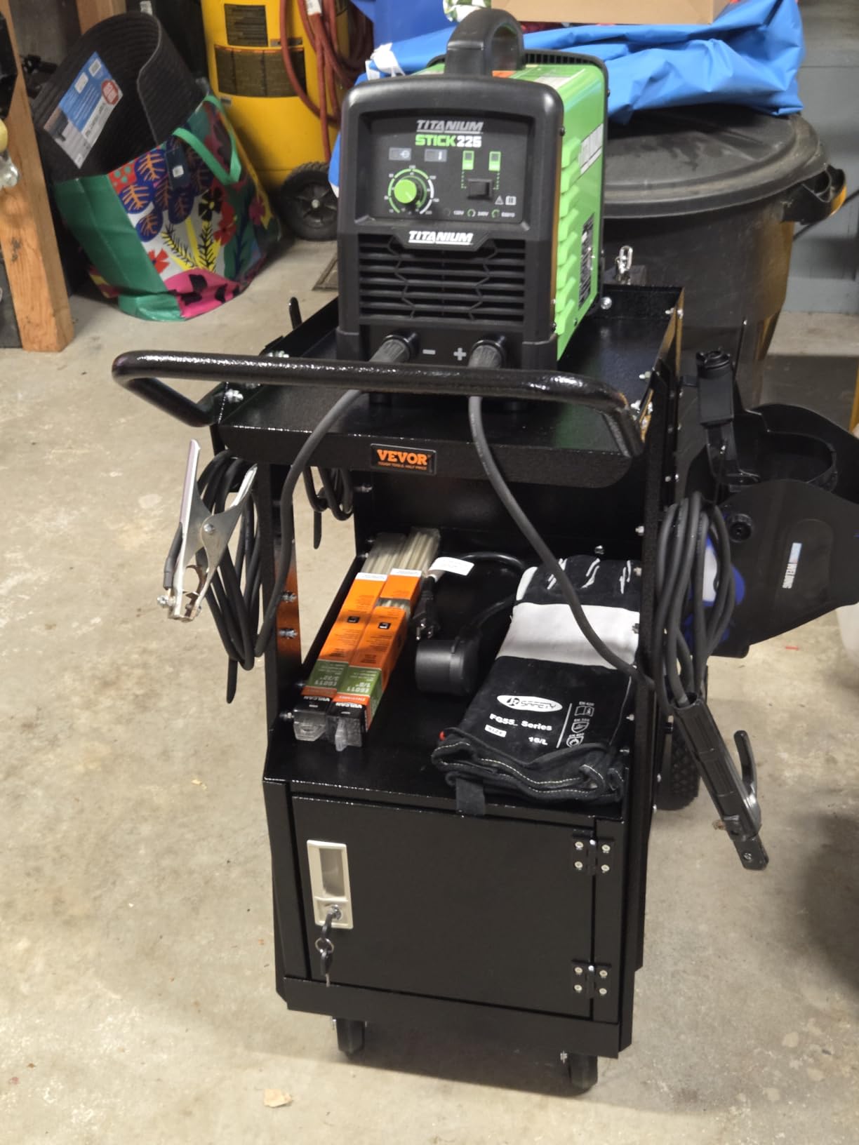 VEVOR Welding Cart, 3-Tier Welder Cart Heavy Duty 400 LBS Weight Capacity customer photo 1