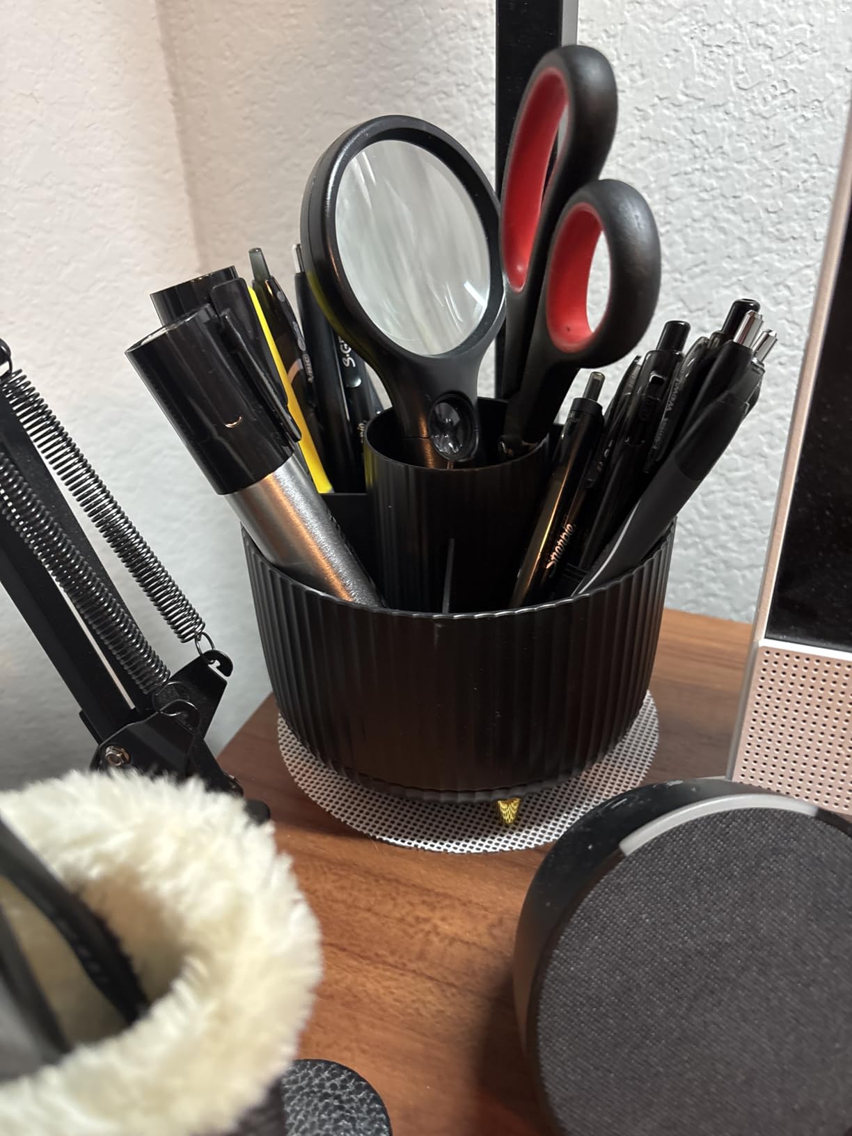 SKYDUE 360 Rotating Plastic Desk Organizer with 5 Slots, Dual-Purpose Art Supply Pencil Cup for Office, School, Home customer photo 2
