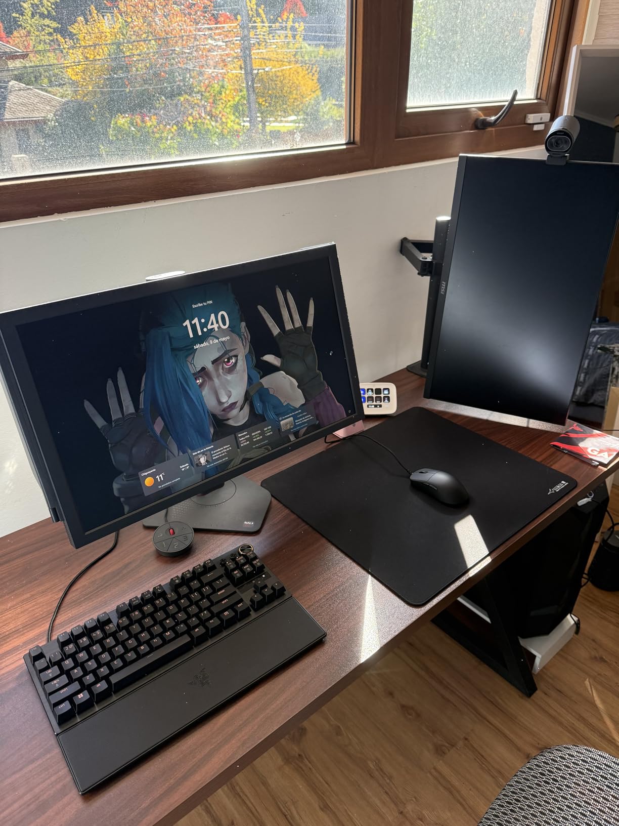 Razer Huntsman V3 Pro TKL Esports Gaming Keyboard: Analog Optical Switches - Razer Snap Tap - Rapid Trigger - Adjustable Actuation - Media Keys & Dial - Doubleshot PBT Keycaps - Wrist Rest - Black customer photo 2