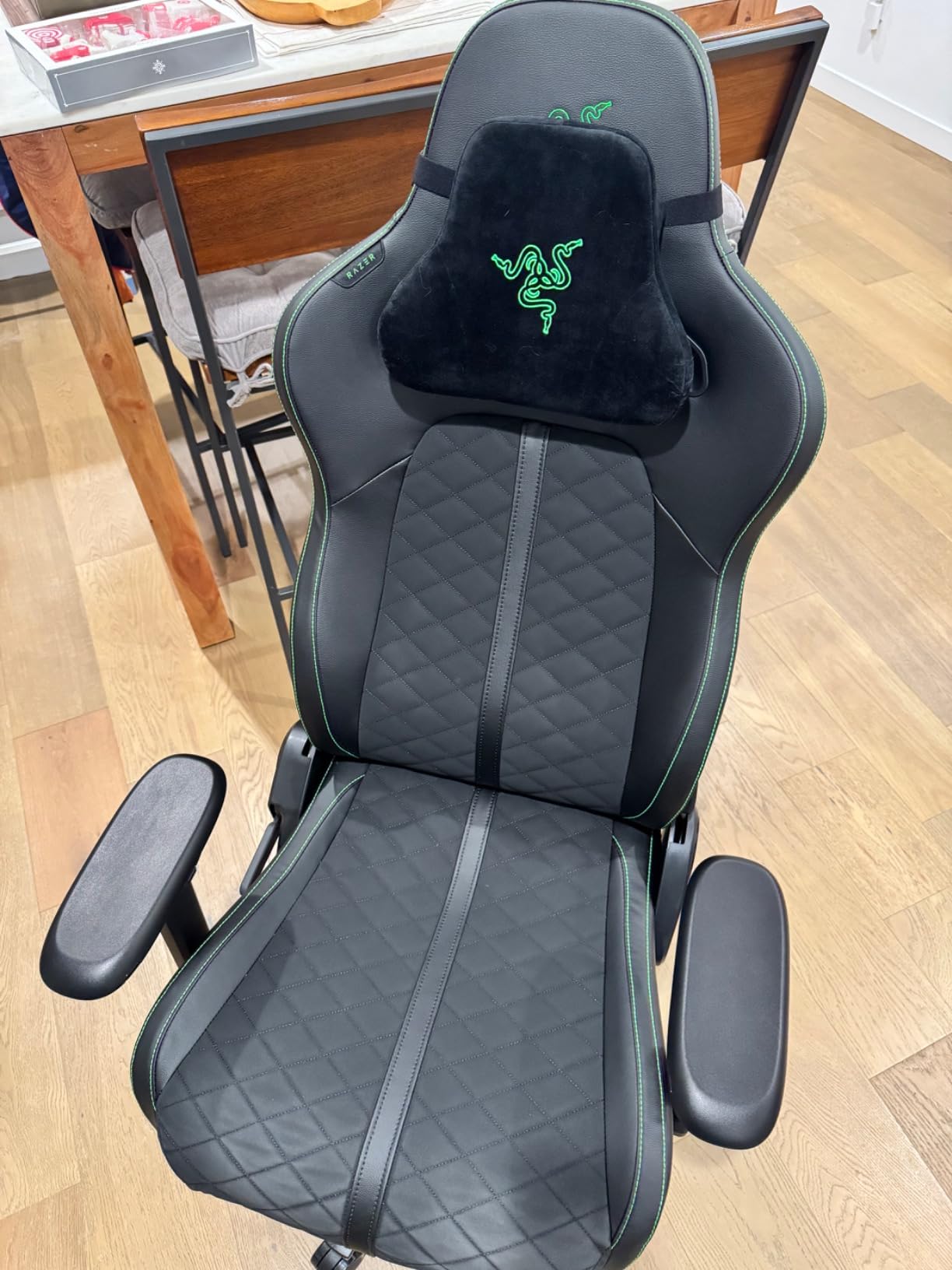 Razer Enki Gaming Chair: All-Day Comfort - Built-in Lumbar Arch - Optimized Cushion Density - Dual-Textured, Eco-Friendly Synthetic Leather - Reactive Seat Tilt & 152-Degree Recline - Black customer photo 1