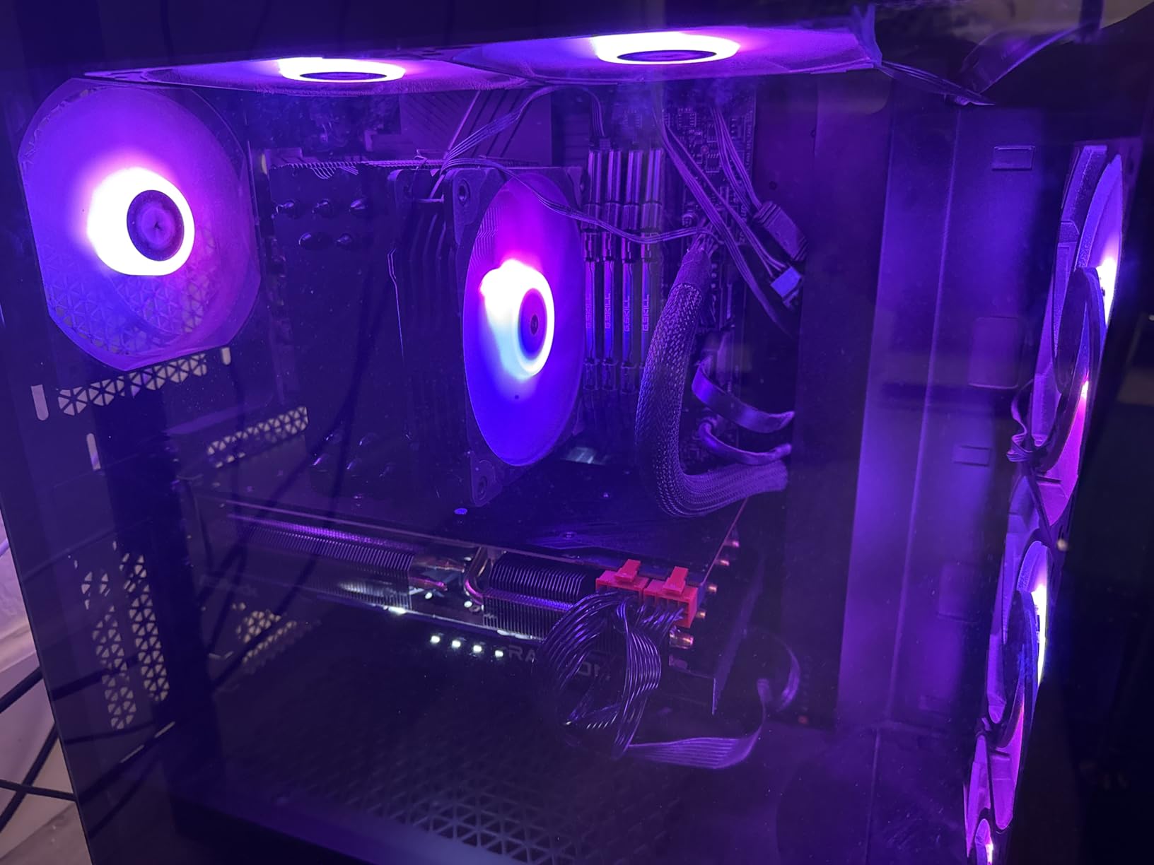 ASRock AMD Radeon RX 7700 XT Challenger 12GB GDDR6 Graphics Card customer photo 2