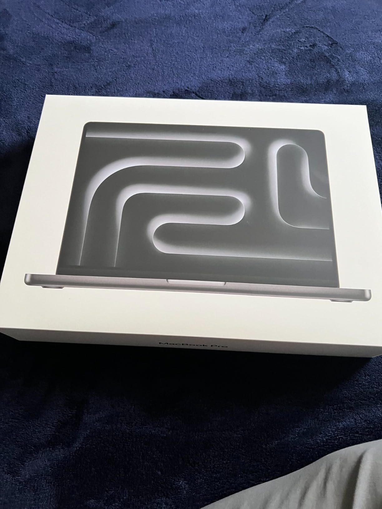 Apple 2023 MacBook Pro Laptop M3 Pro chip with 12-core CPU, 18-core GPU: Built for Apple Intelligence, 14.2-inch Liquid Retina XDR Display, 18GB Unified Memory, 1TB SSD Storage; Silver customer photo 1