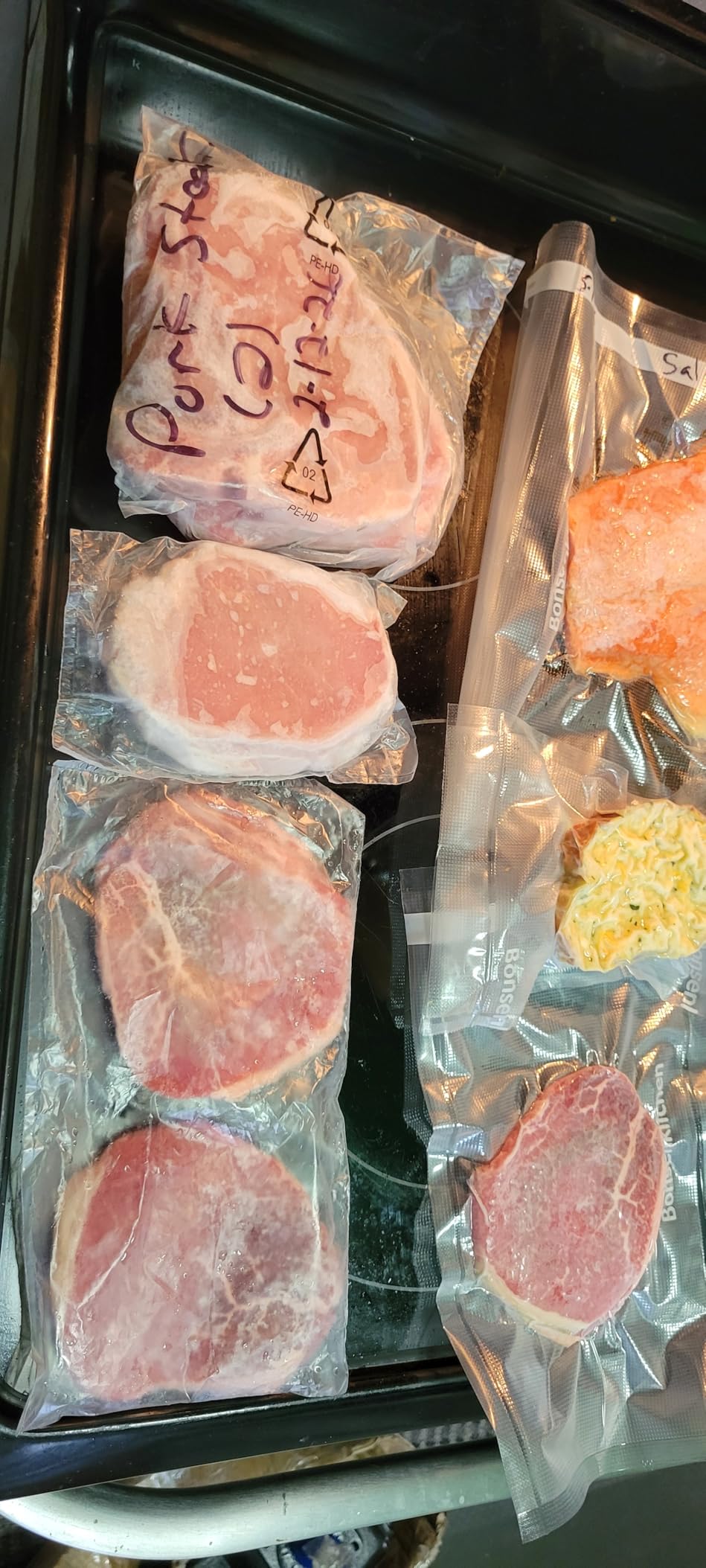 Bonsenkitchen Vacuum Sealer Machine, Globefish Technology for Perfect Vacuum Sealing, Powerful Low-Noise Food Vacuum Sealer with Easy Handle Design, Built-in Cutter & Bag Storage, 1 Bag Roll & 10 Bags customer photo 1