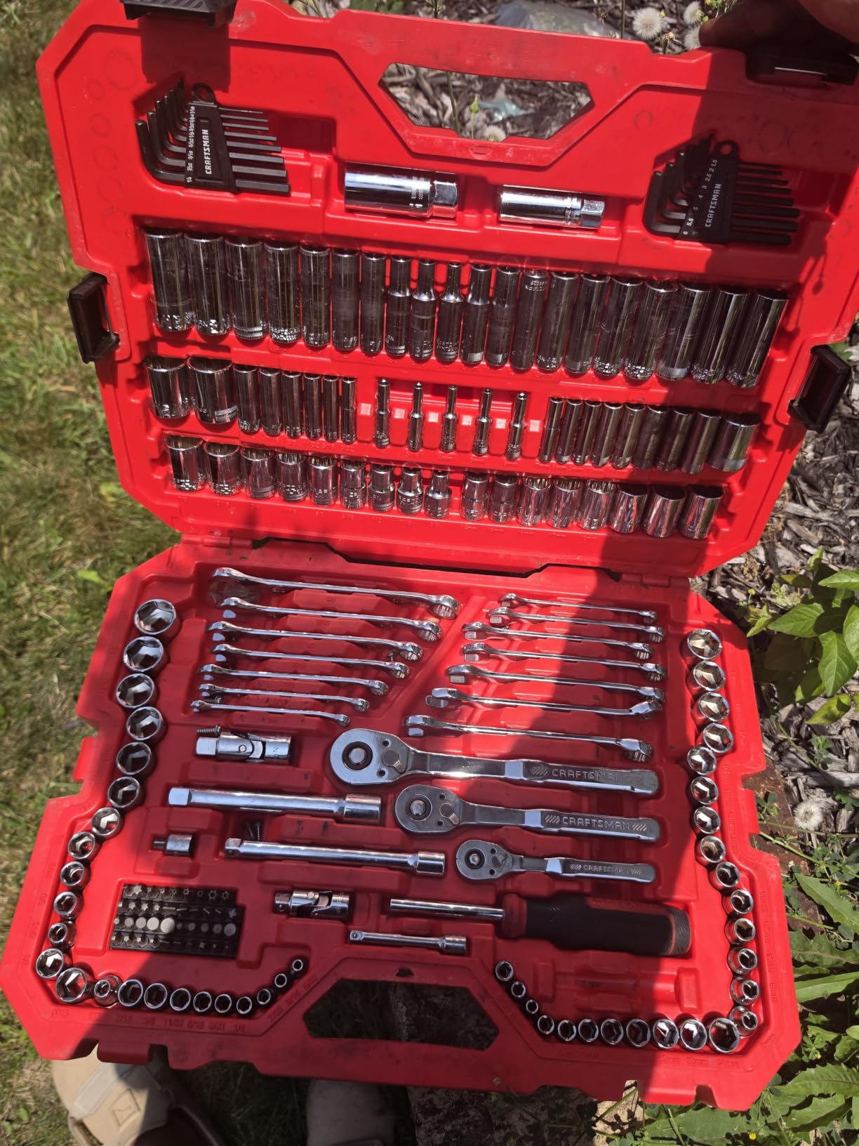 CRAFTSMAN Mechanic Tool Set 189 Pcs, 1/4, 3/8, 1/2 Socket Set with 72 Tooth Low Profile Ratchet, Steel 6 and 12 point Sockets, Wrenches, Hex Keys, Deep Sockets, Bits, Metric and SAE (CMMT12134) customer photo 1