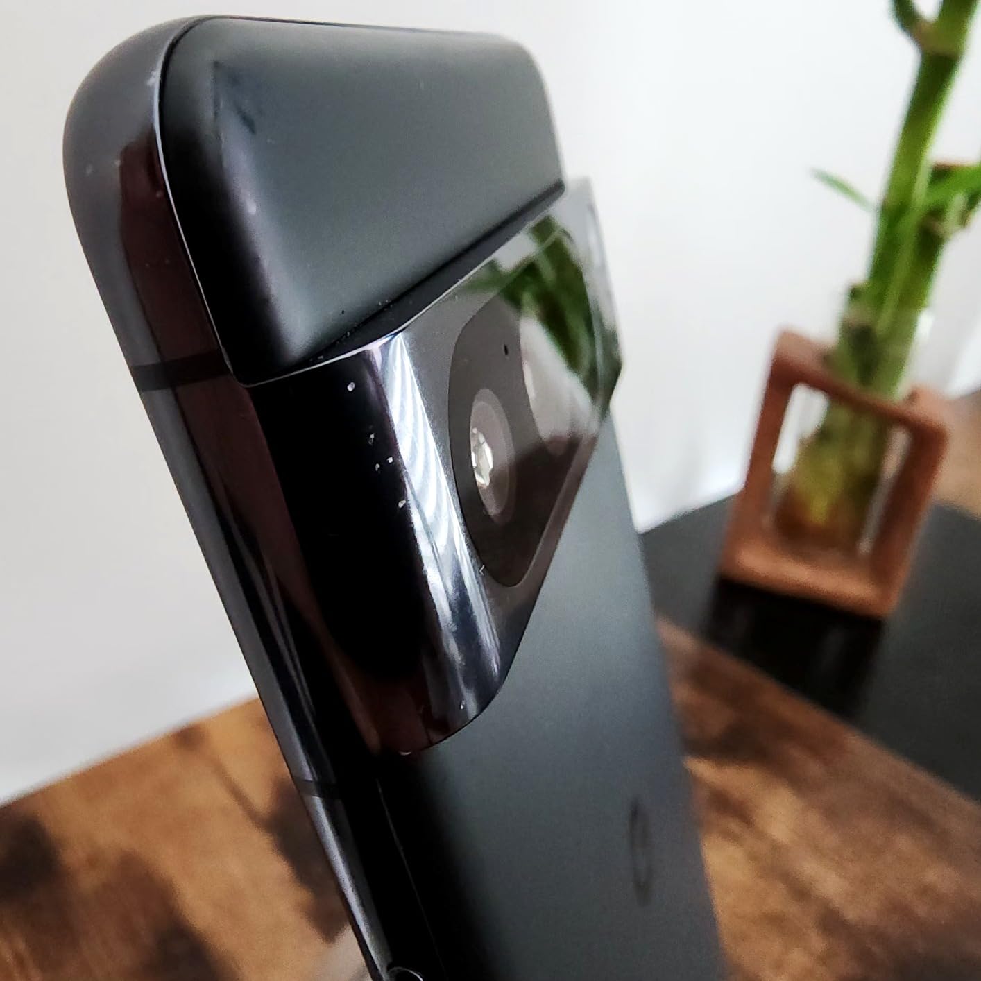Google Pixel 8 Pro, 128GB, Obsidian - Unlocked (Renewed) customer photo 1