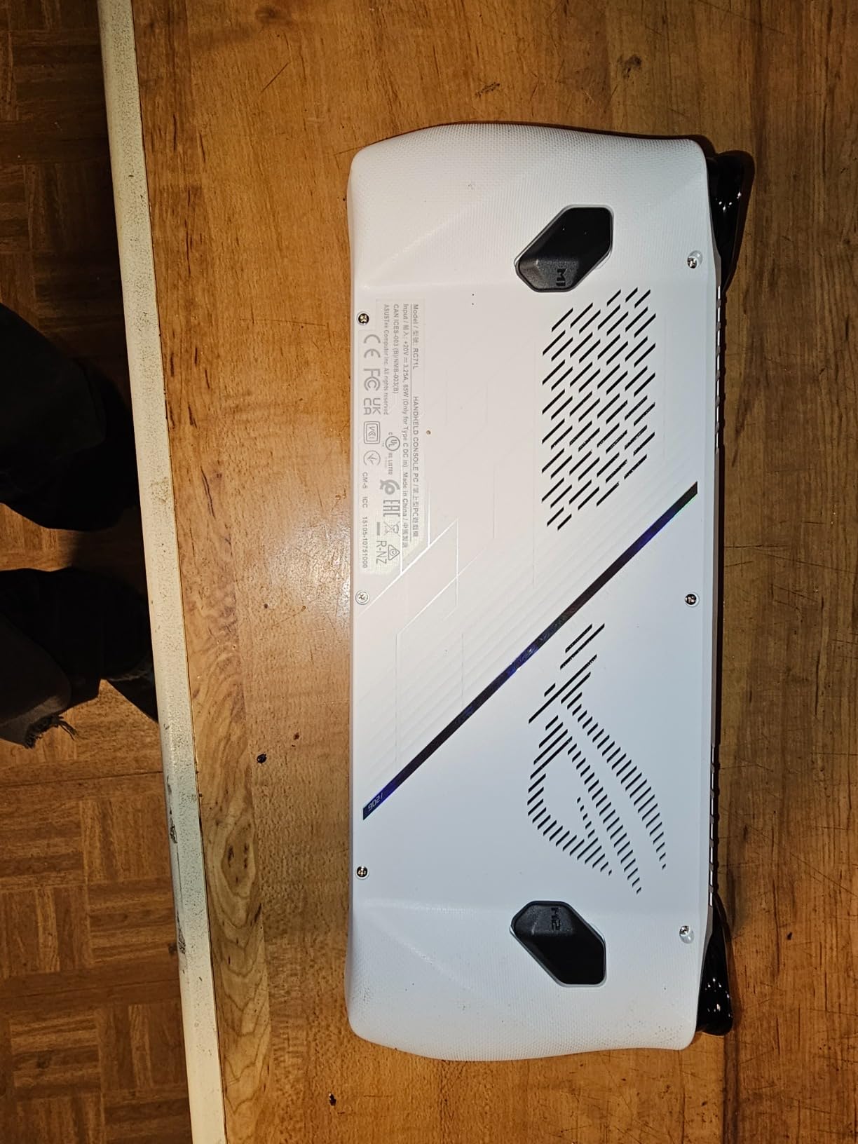 ASUS ROG Xbox Ally Gaming Handheld 7