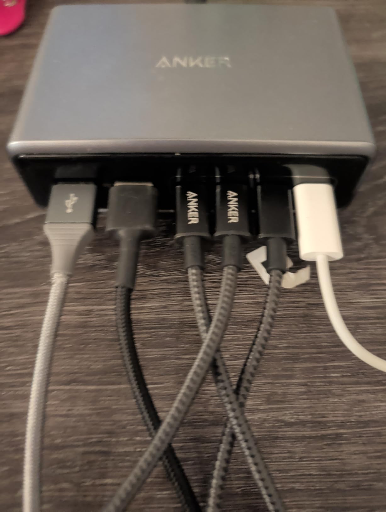 Anker Prime Charging Station, 200W 6-Port GaN Desktop Charger customer photo 1