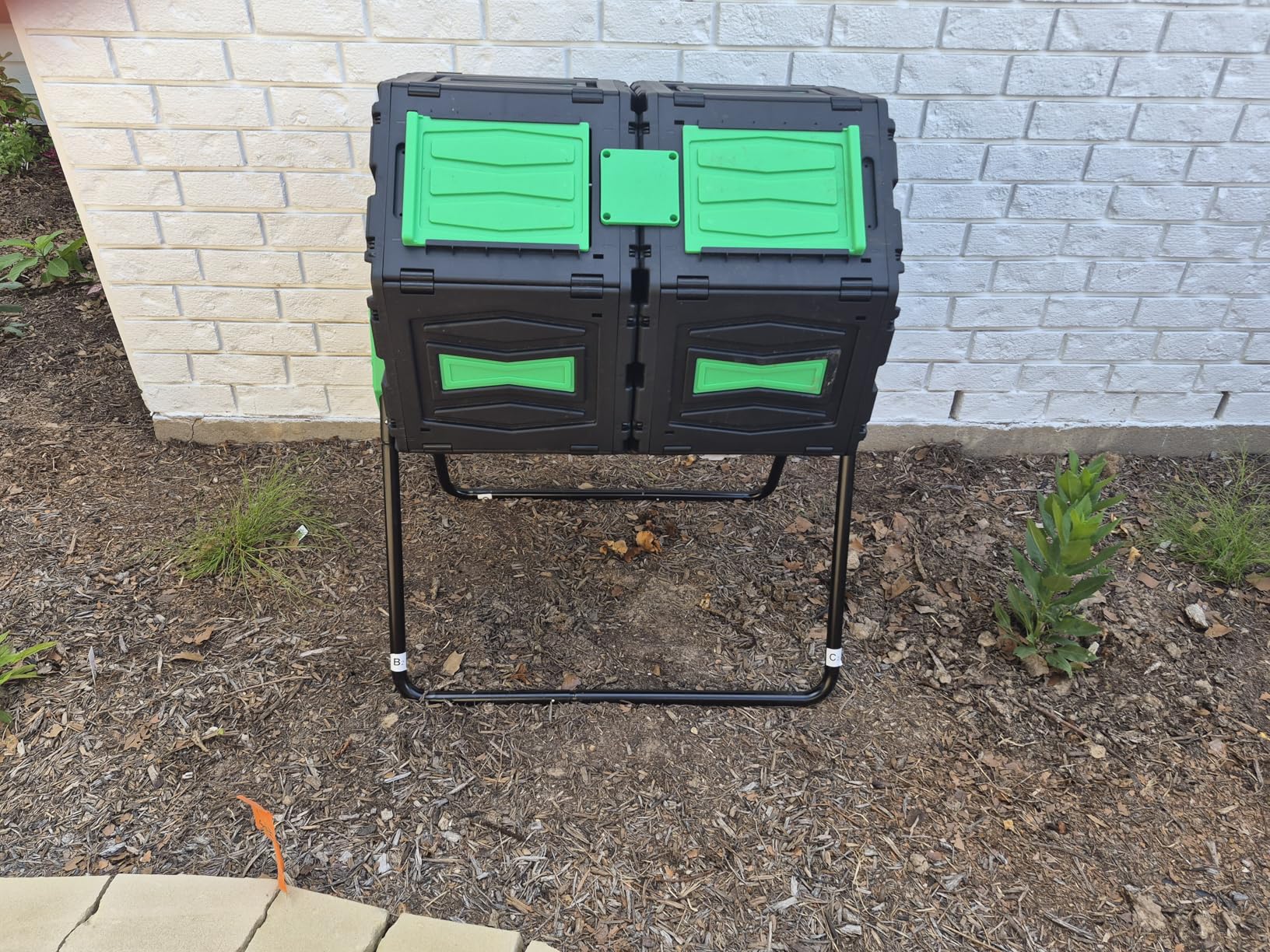 Compost Tumbler, Easy Assemble & Efficient Outdoor Compost Bin, 45 Gallon/170 Liter Large Dual Chamber Rotating Composter for Garden, Kitchen, and Yard Waste, Green Door customer photo 1