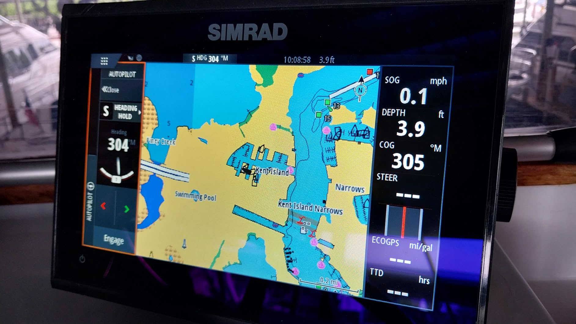 Simrad GO Chartplotter and Fish Finder, with Transducer and Radar Options, Preloaded C-MAP Discover Chart Card customer photo 1