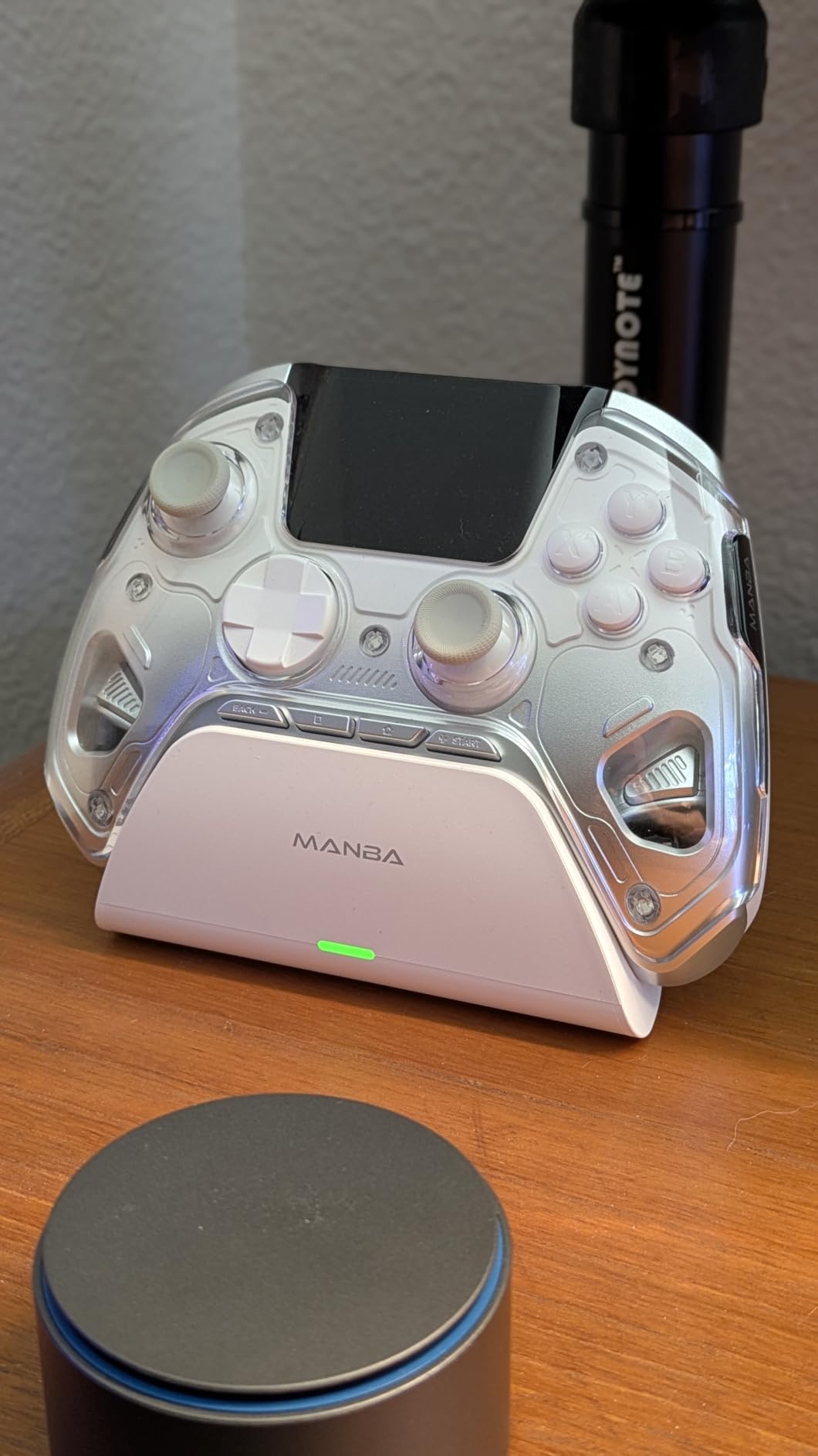 ManbaOne Interactive Screen Wireless Gaming Controller (Black) customer photo 1