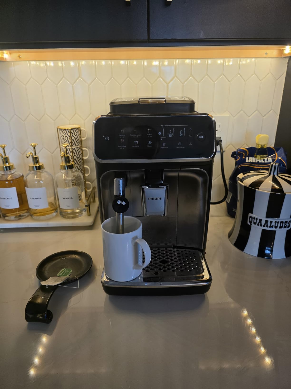 Philips 3300 Series Fully Automatic Espresso Machine with LatteGo Milk System and integrated grinder, 6 Hot & Iced Coffee Pre-Sets, 40% Quieter SilentBrew, 15-Bar Pressure, Glossy Black (EP3341/50) customer photo 1
