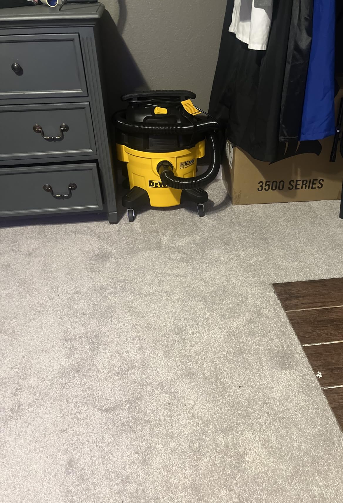 DeWALT STEALTHSONIC DXV06P-QT Wet Dry Shop Vac 6 Gallon, 5 HP Ultra Quiet Shop Vacuum customer photo 2