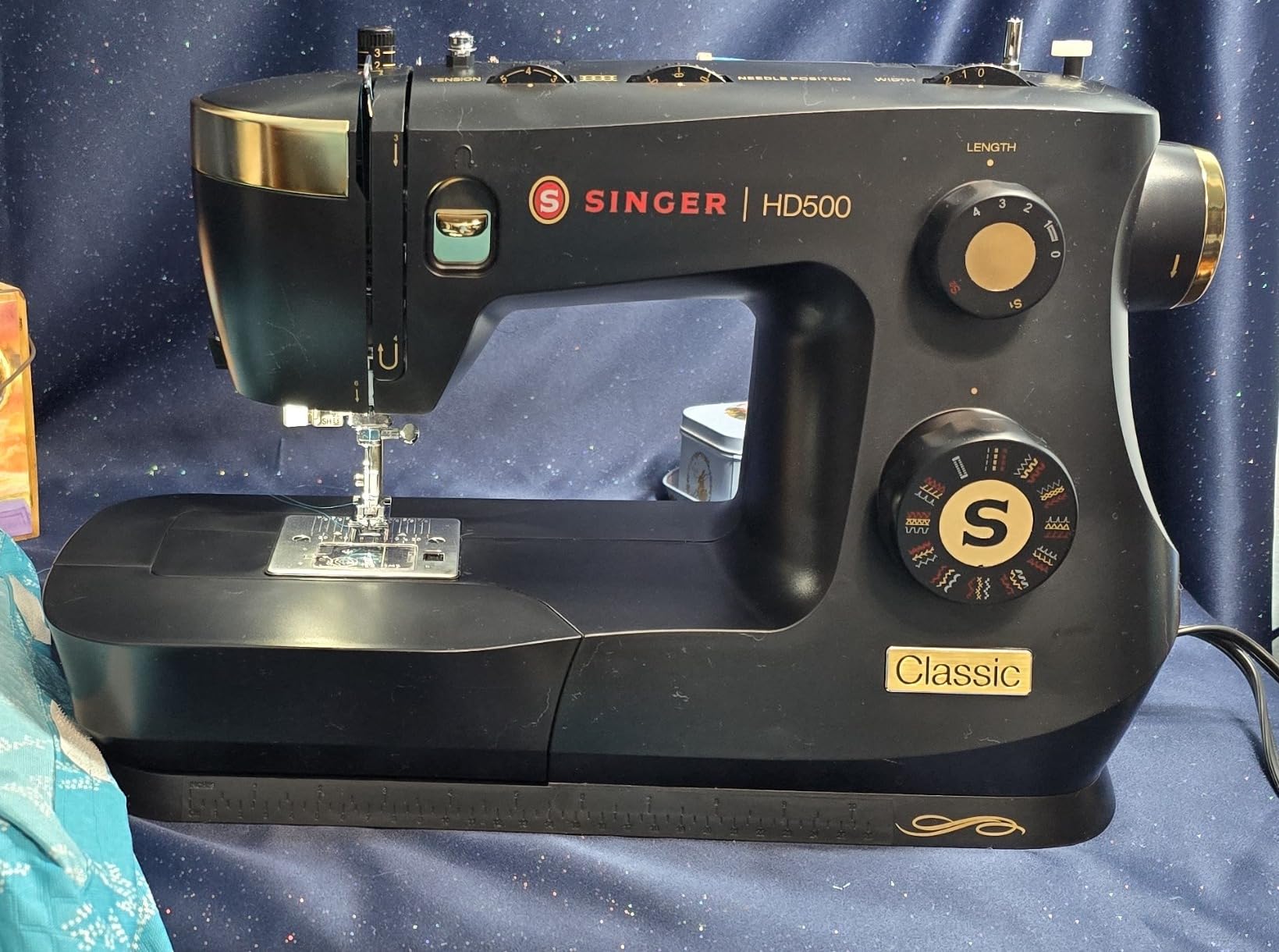 SINGER Heavy Duty 500 Classic Sewing Machine with Accessory Kit | Strong Motor with Enhanced Piercing Power, 23 Built-In Stitches, Full Metal Frame customer photo 2