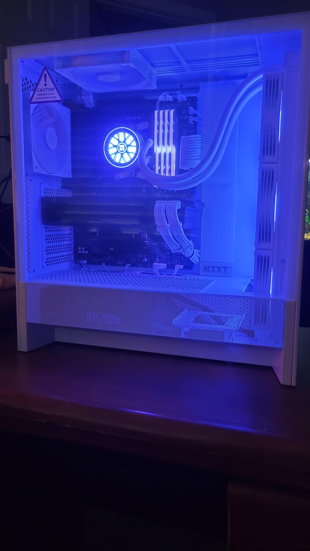 NZXT H5 Flow 2024 - Compact ATX Mid-Tower PC Gaming Case - High Airflow - 2 x 120mm Fans Included - 360mm Front & 240mm Top Radiator Support - Tempered Glass - Black customer photo 1