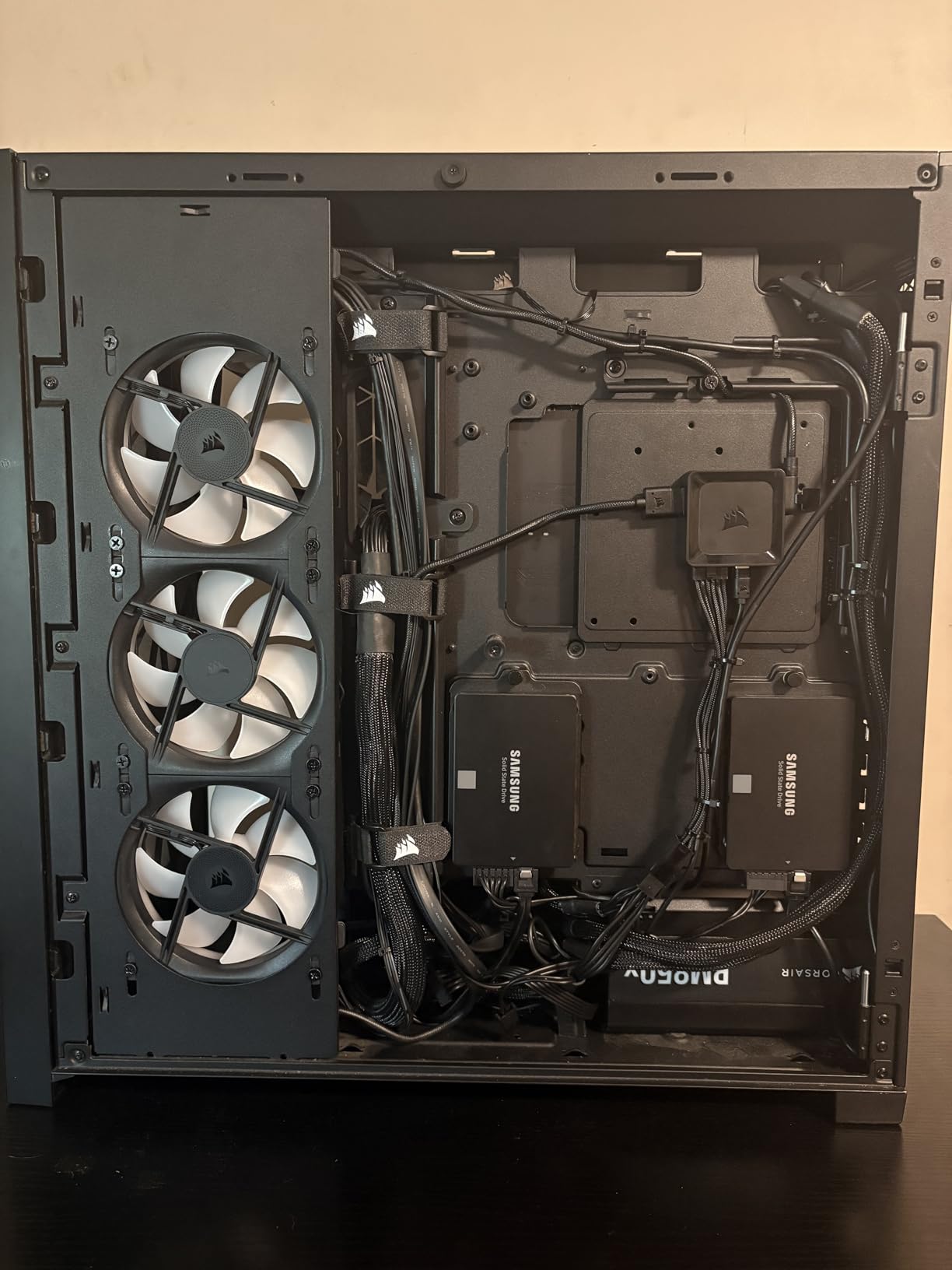 CORSAIR iCUE Link LX120 RGB 120mm PWM Fans Triple Pack - Dual Light Loops - Includes iCUE Link System Hub - CORSAIR AirGuide Technology - Black customer photo 1