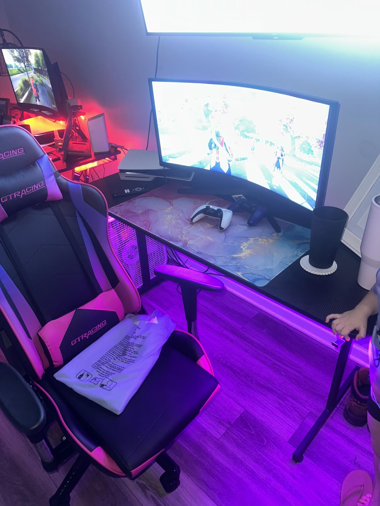 Dowinx Gaming Chair Fabric with Pocket Spring Cushion, Massage Game Chair Cloth with Headrest, Ergonomic Computer Chair with Footrest 290LBS, Black customer photo 1