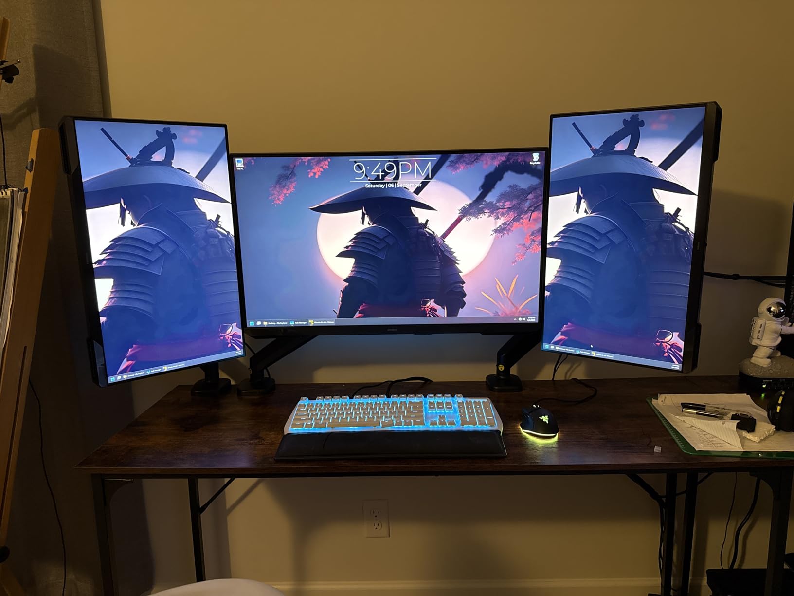 Samsung 24-Inch Odyssey G3 (G30D) Series FHD Gaming Monitor, 1ms, 180Hz, AMD FreeSync, Adjustable Stand, Black Equalizer, Virtual Aim Point, Eye Saver Mode, Flicker-Free, LS24DG302ENXZA customer photo 2