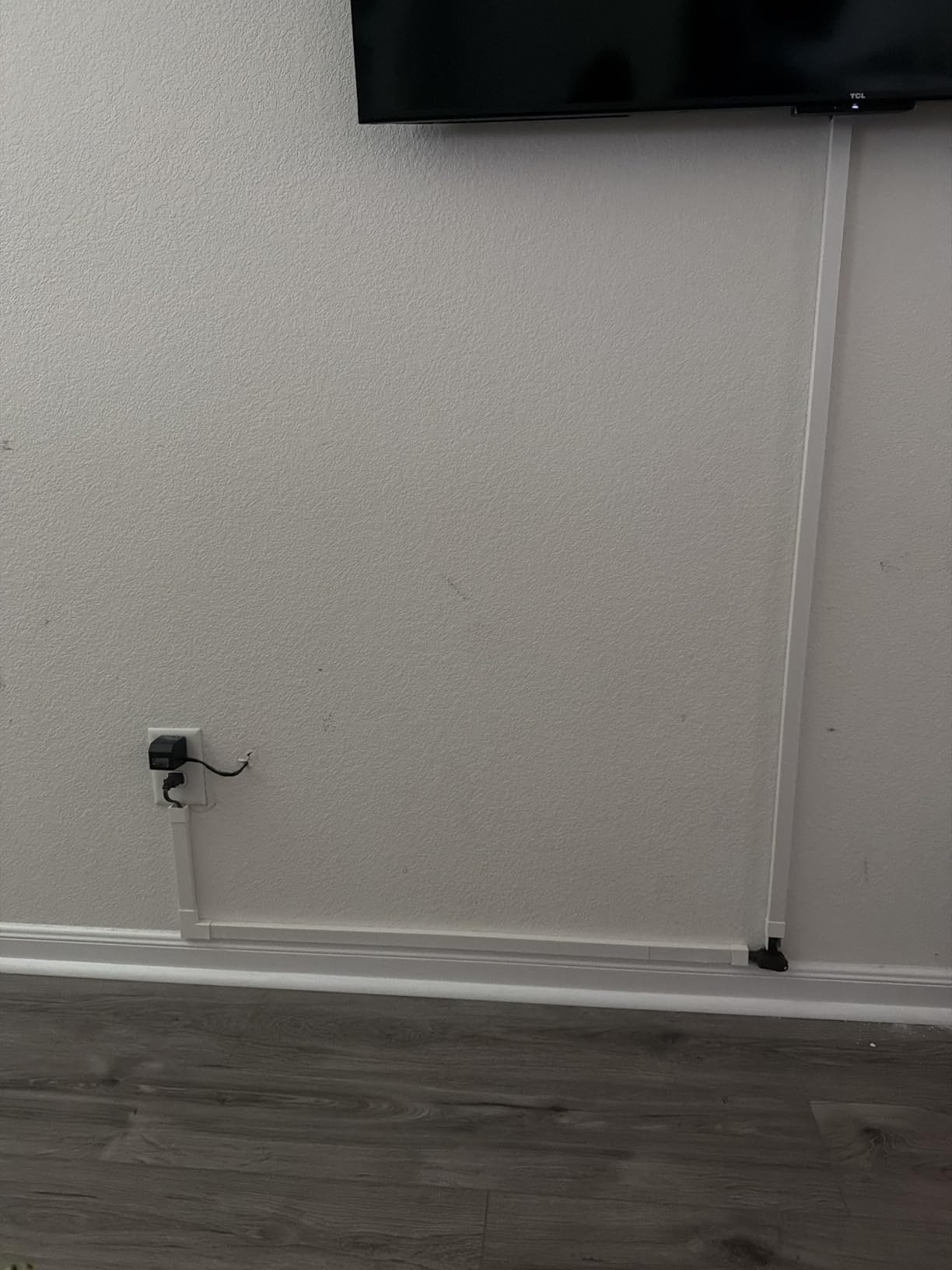 315in Cord Hider Kit, Paintable Cable Raceway, Cord Covers for Wires on Wall, Cord Hider for Wall Mount TV, 20X L15.7in X W0.96in X H0.57in, White customer photo 2
