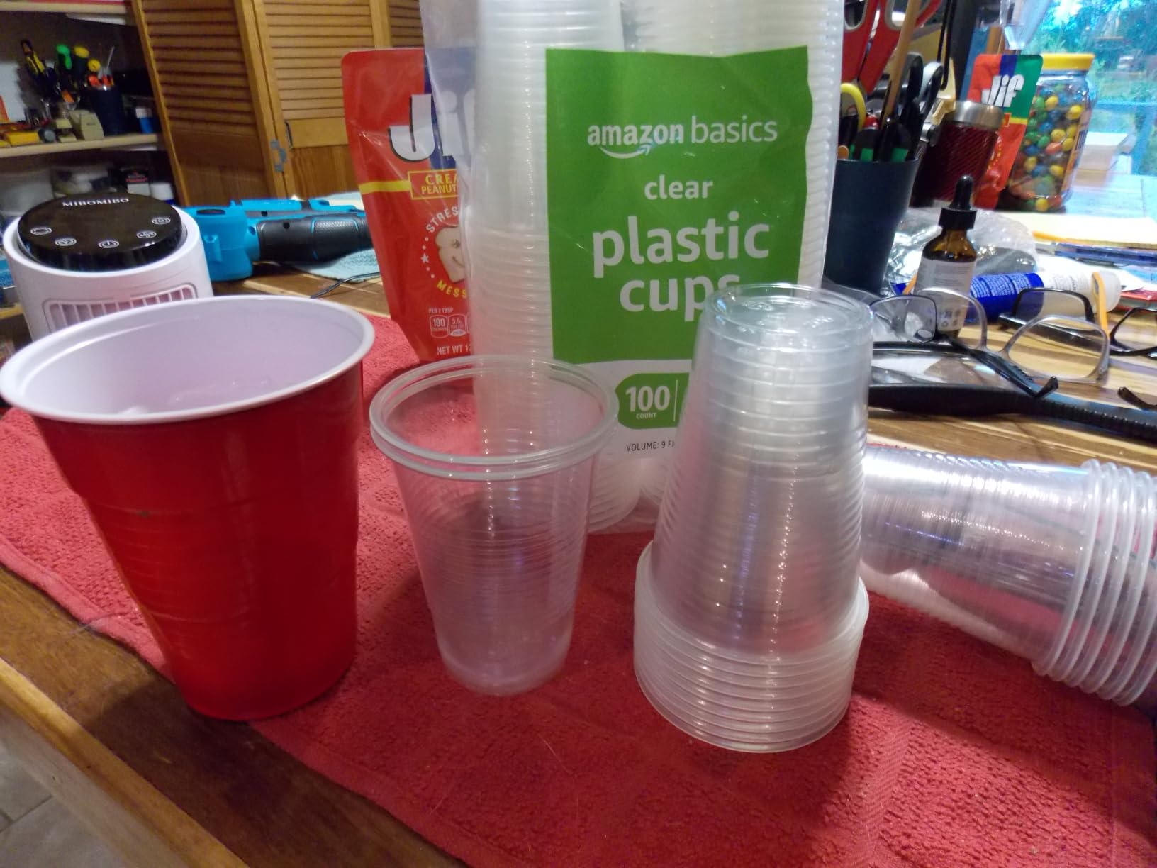 Amazon Basics Disposable Clear Plastic Cups for Cold Drinks, BPA-Free, Easy to Hold, 16oz, 50 Count customer photo 2