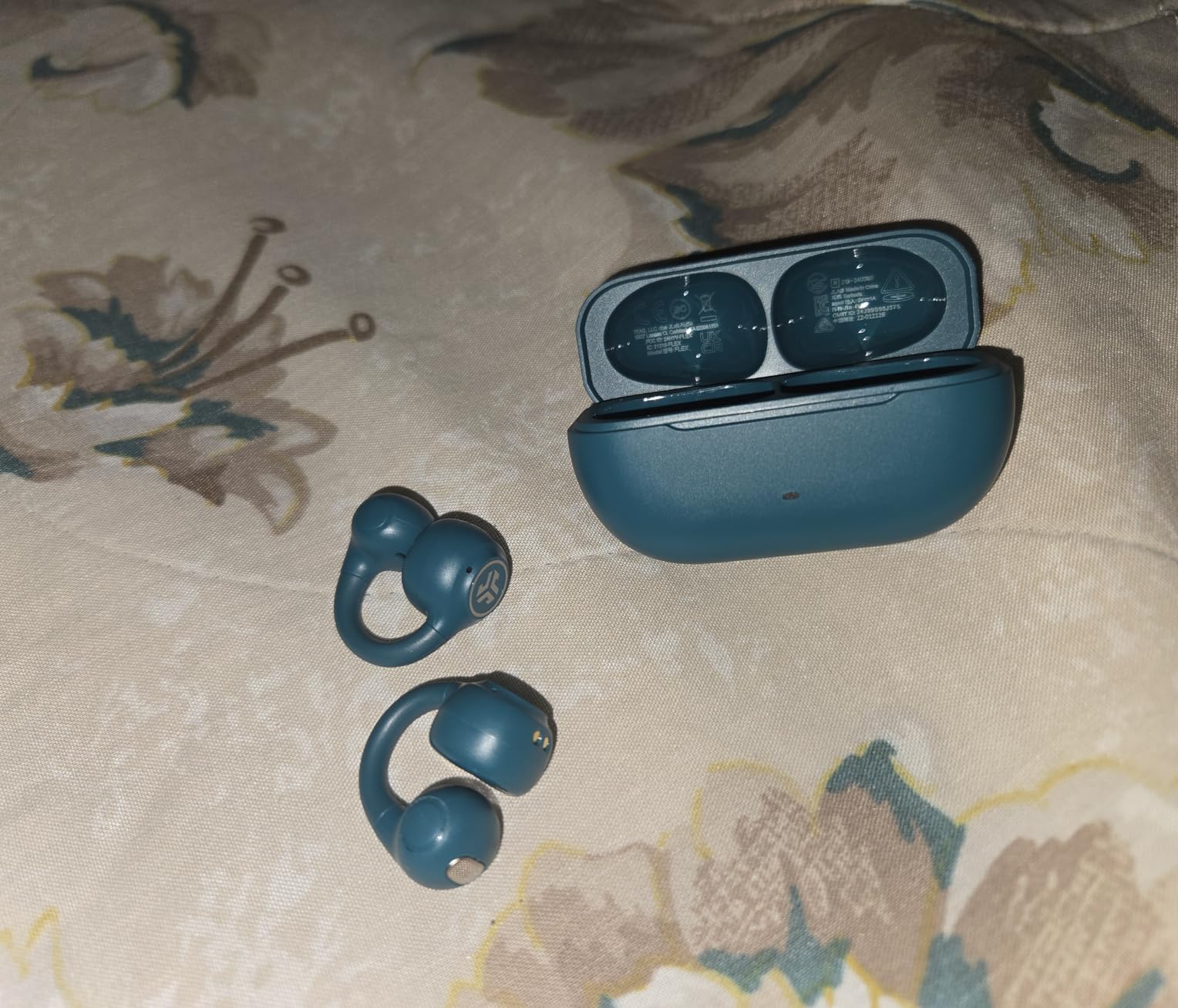 JLab Flex Open Ear Earbuds, Clip On Wireless Bluetooth Earbuds, Open Ear Headphones, Black customer photo 2