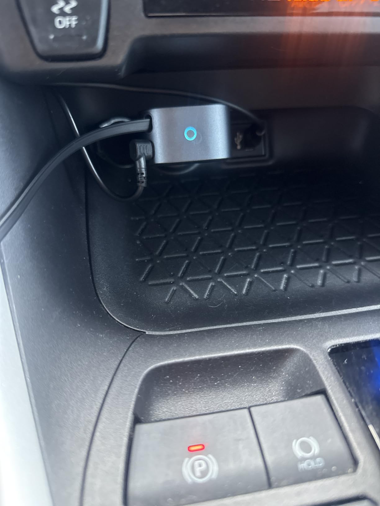 Anker Retractable USB-C Car Charger, 75W Max Fast Charging with Built-in Retractable Cable Car Adapter, for iPhone 17/16 Series, Galaxy S25/S24, MacBook Pro/Air, iPad, and More customer photo 1