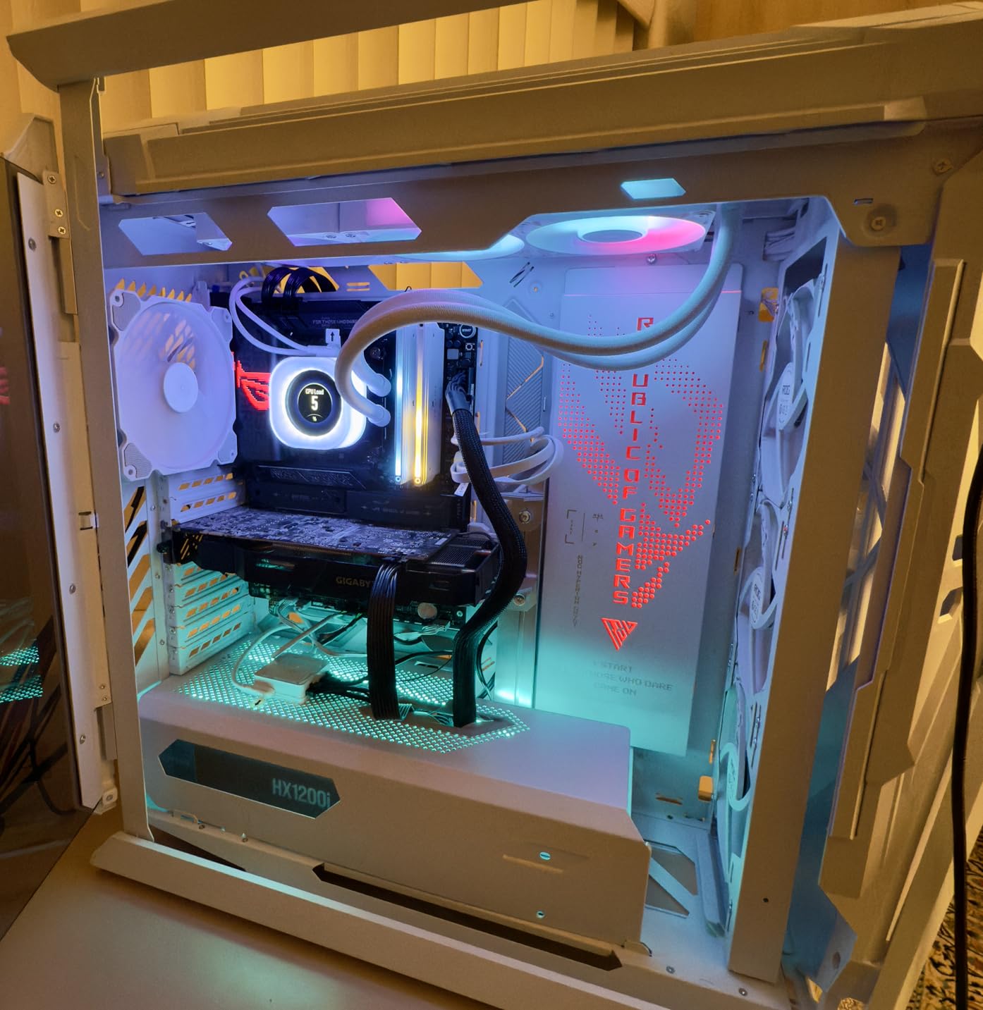 Corsair iCUE Link LS430 Aurora RGB Light Strips 430mm Kit - 2X Magnetic Diffused Individually Addressable RGB LED Strips - iCUE Link Adapter and ARGB to iCUE 3-Pin Adapter Cable Included customer photo 2
