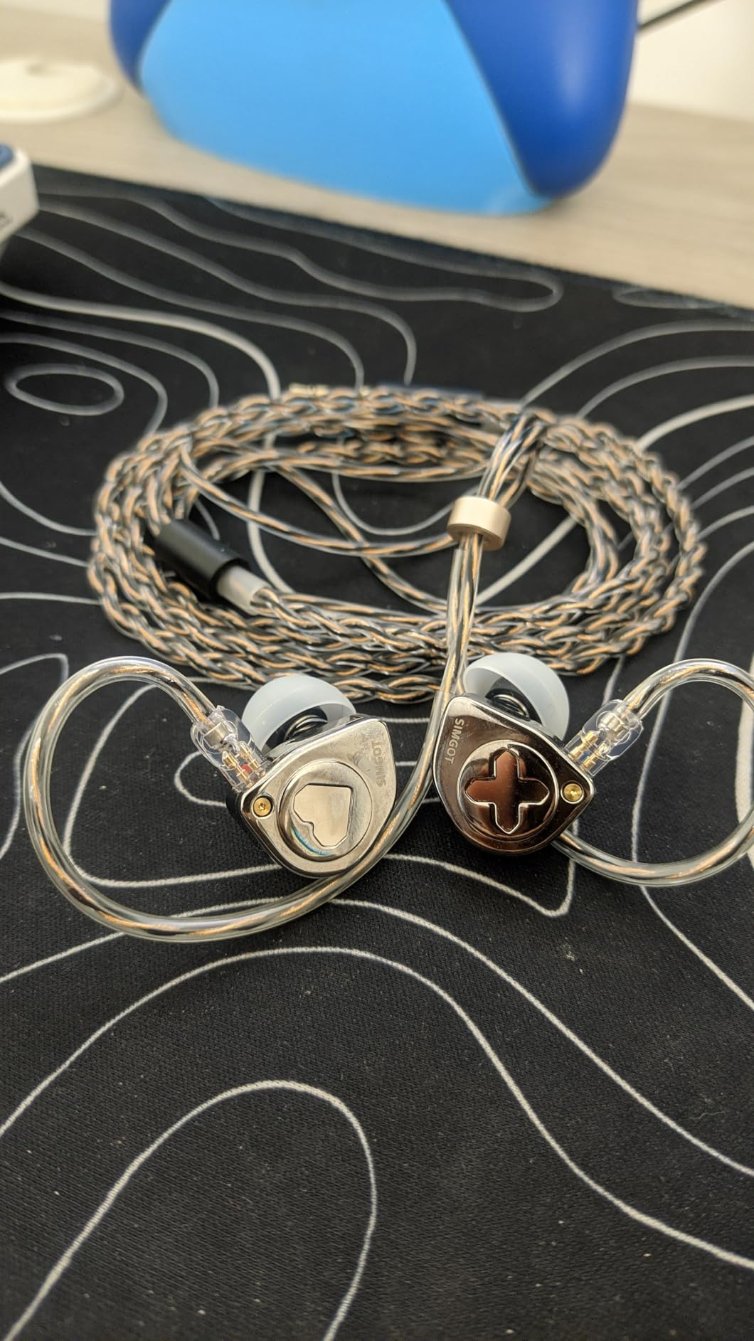 Linsoul SIMGOT EW300 1DD+1Planar+1PZT Hybrid Driver in Ear Monitor, Wired Earbuds IEM, Gaming Earbuds with Detachable Nozzles, Silver-Plated OFC IEM Cable for Audiophile Musician (Standard Edition) customer photo 2