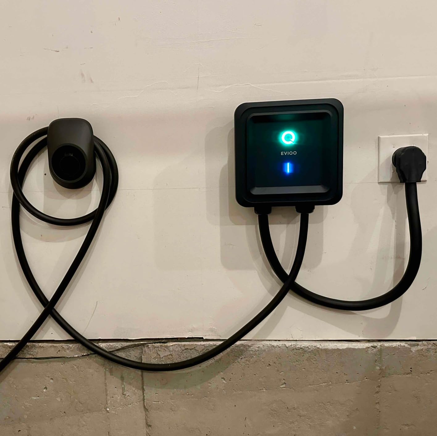 EVIQO Level 2 EV Charger J1772 40A NEMA 14-50 - 240V Wall Charging Station | Plug in, up to 40 mph, 25ft Cable, WiFi, Smart App, Weatherproof Indoor/Outdoor (IP66, NEMA 4), UL & ETL Certified customer photo 2