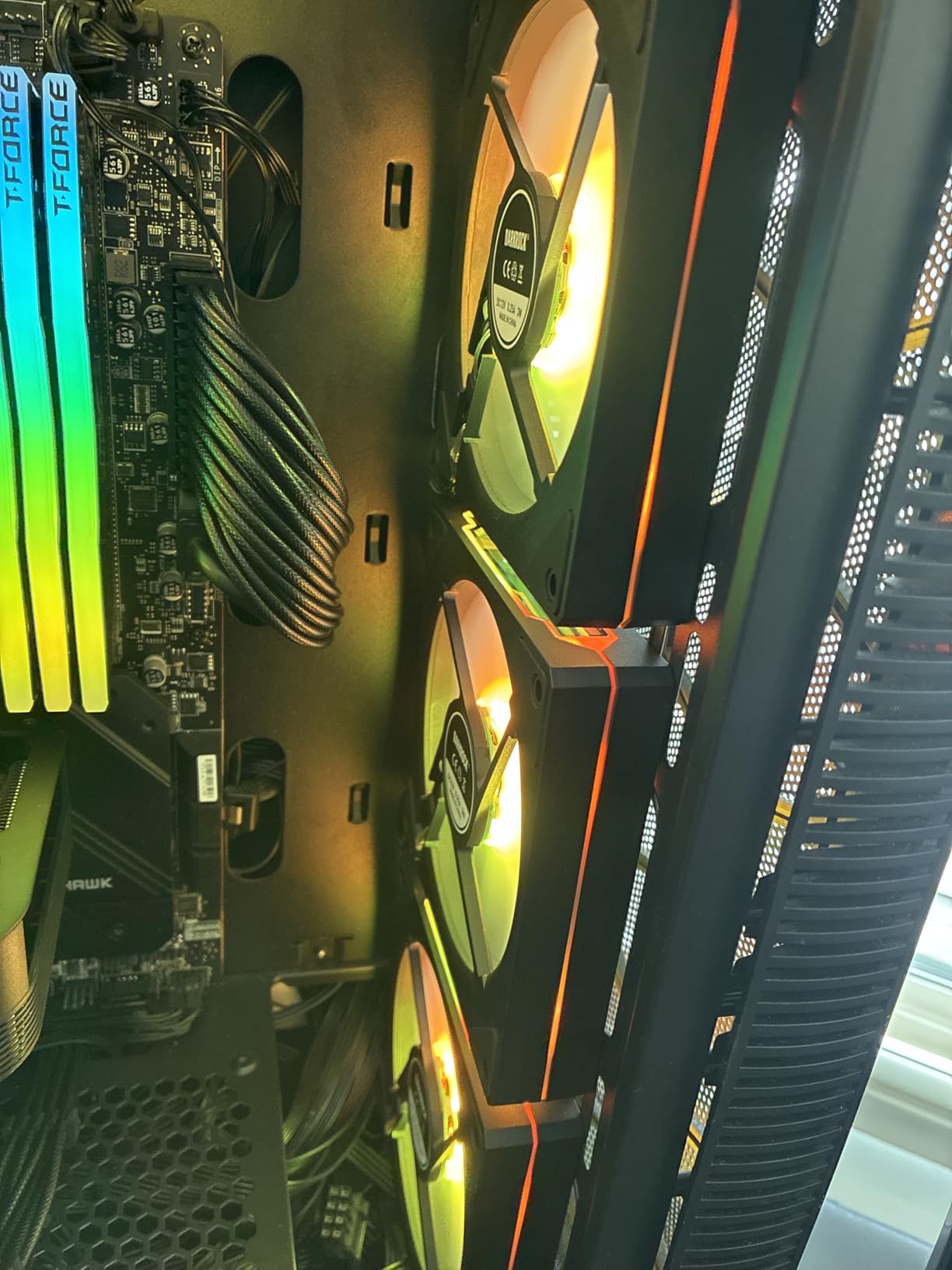 DARKROCK F120 3in1 120mm Infinite Mirror Design Case Fans with 24 LED Lights PWM Control & ARGB Effect, Hydraulic HDB Bearing for Low-Noise Operation - Black customer photo 2
