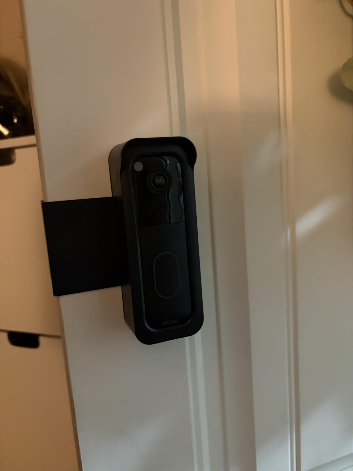 Blink Video Doorbell – Head-to-toe HD view, two-year battery life, and simple setup. Sync Module Core included – System (Black) customer photo 1