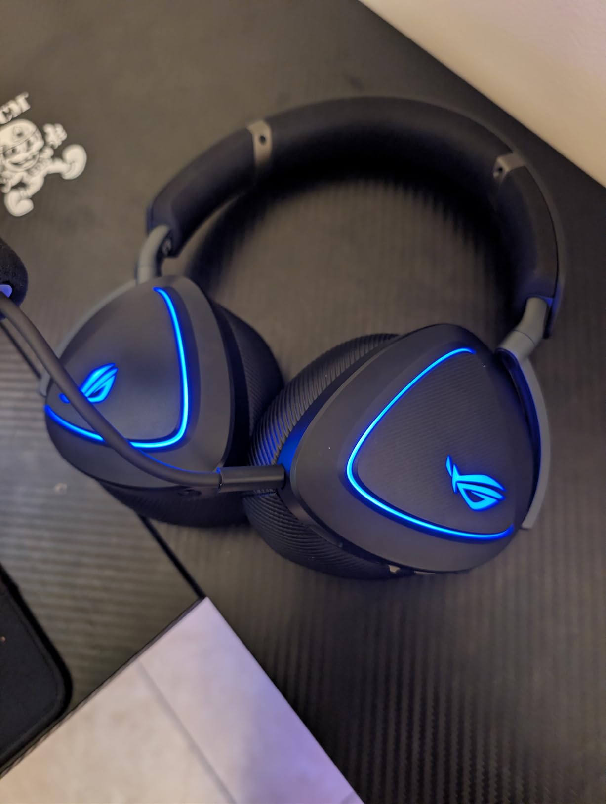 ASUS ROG Delta II Wireless Gaming Headset with Detachable Mic - Tri-Mode (BT, 2.4GHz, 3.5mm), 50mm Titanium-Plated Drivers, 110Hr Battery, Lightweight, for PC, PS5, PS4, Xbox, Switch, Mobile - Black customer photo 1