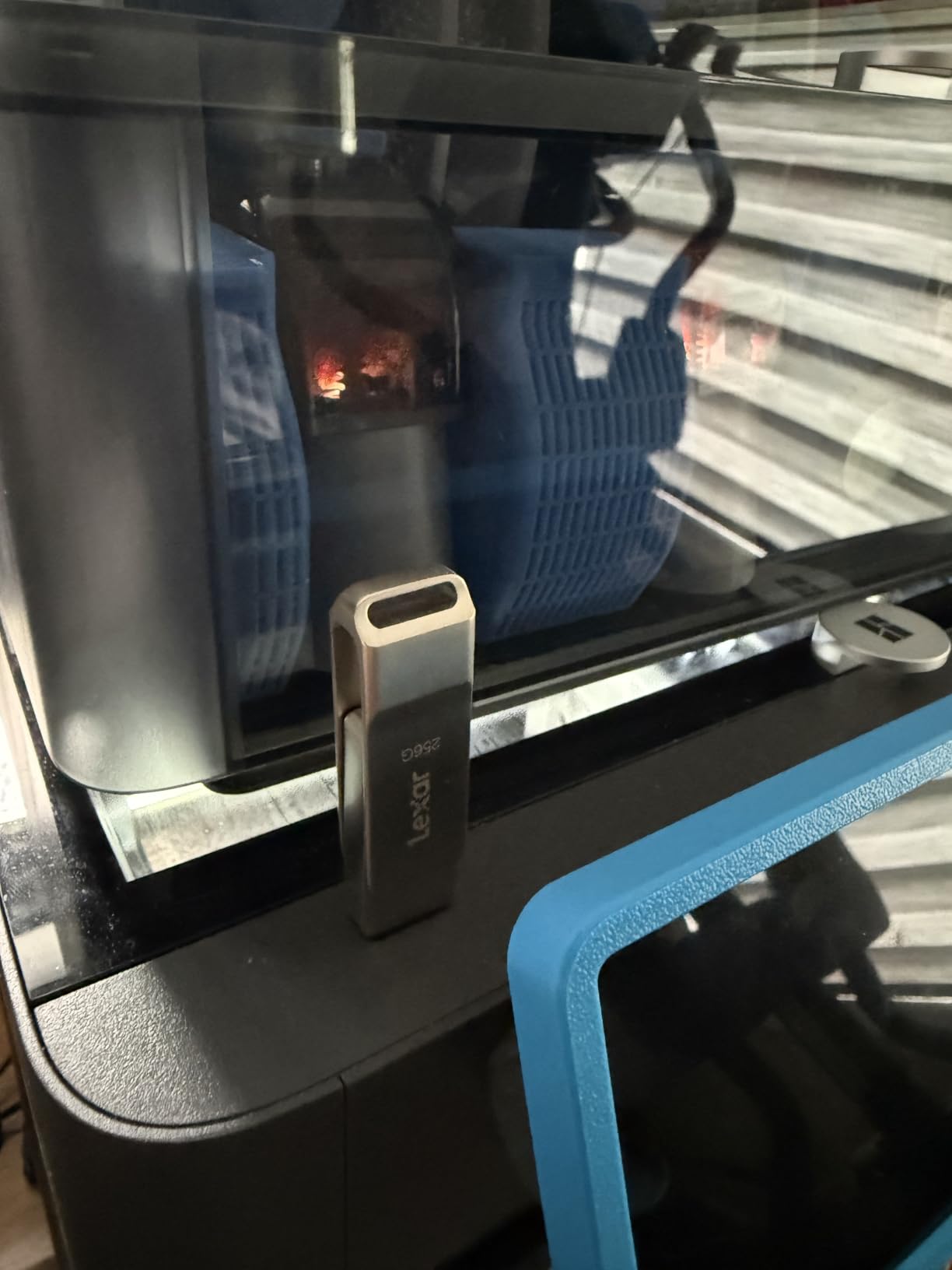 Lexar D40E 128GB Dual USB 3.2 Gen 1 Type-C Jump Drive, Champagne Silver customer photo 1
