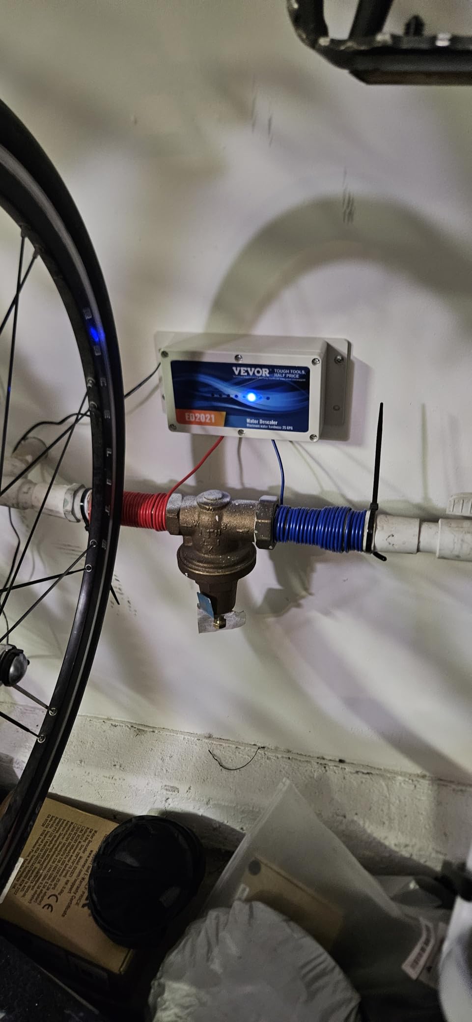 VEVOR Electronic Water Descaler System, Whole House Salt Free Descaler, Hard Water Conditioner to Reduces Scale Build-Up, for All Kinds of Plumbing Pipes, Durable for Over 6 Years customer photo 1