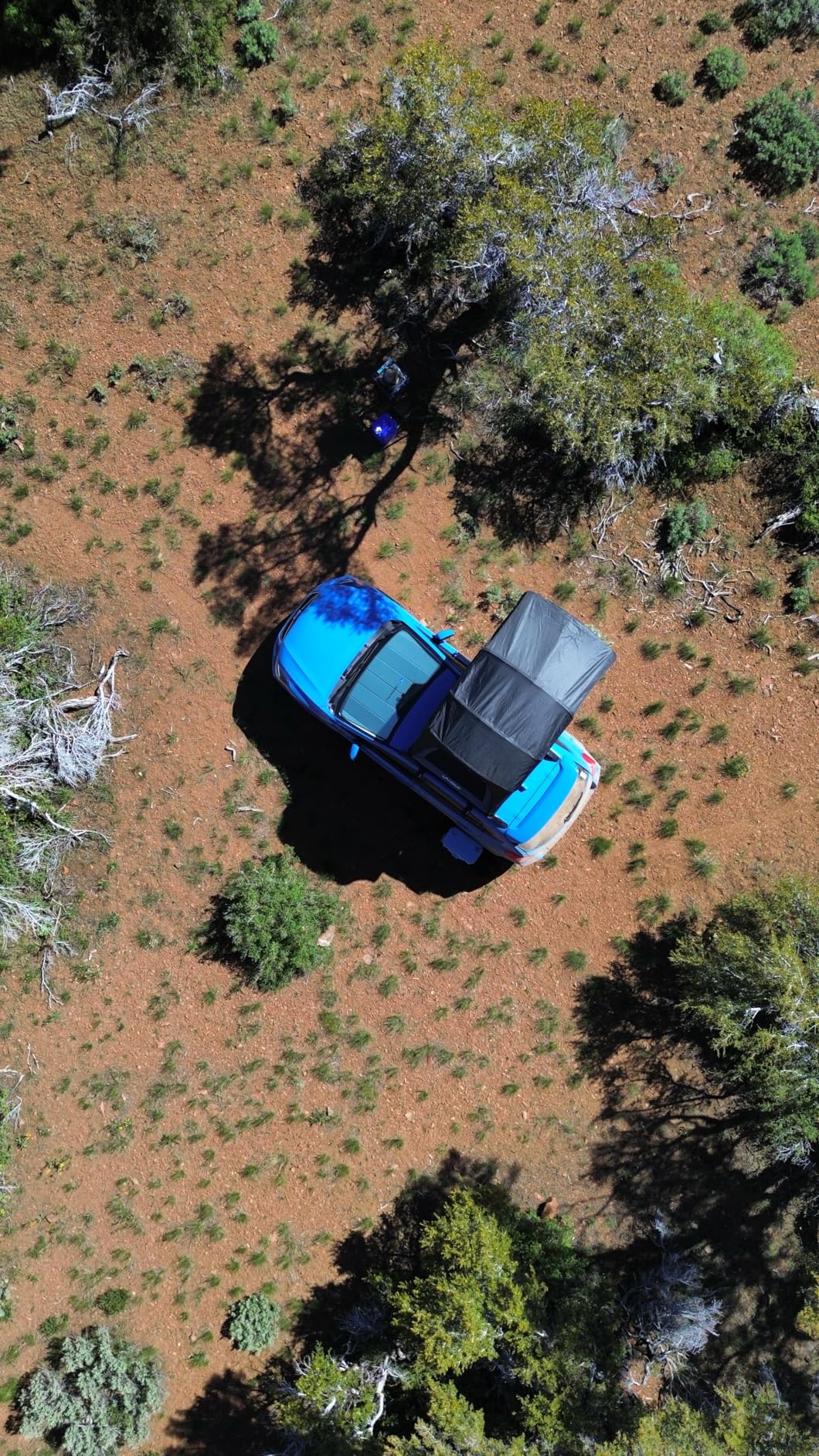 ILANDER Rooftop Tent Hardshell for SUV Van Jeep Truck, Aluminum Alloy Car Rooftop Tent, Waterproof and UV-Resistant Overland Roof Tents Camping for 2-3 Person (1.4M) customer photo 1