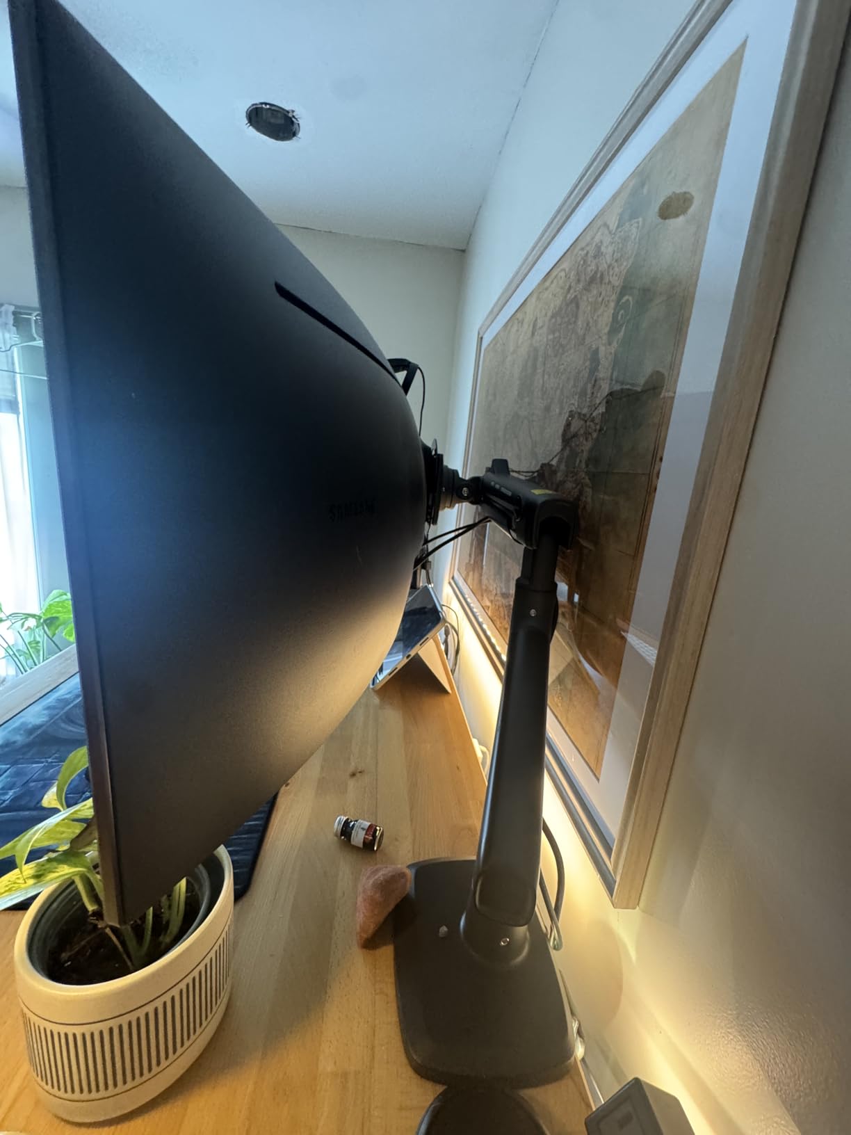 HUANUO TitanLift Heavy Duty Monitor Arm for Screens up to 49