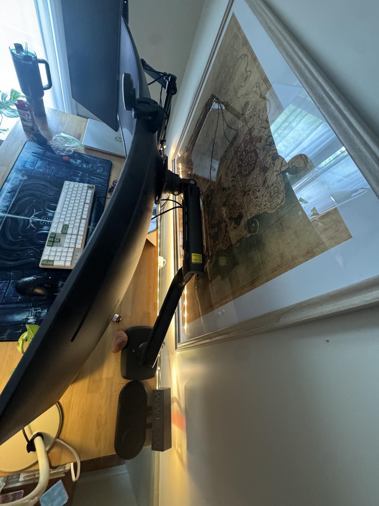 HUANUO TitanLift Heavy Duty Monitor Arm for Screens up to 49