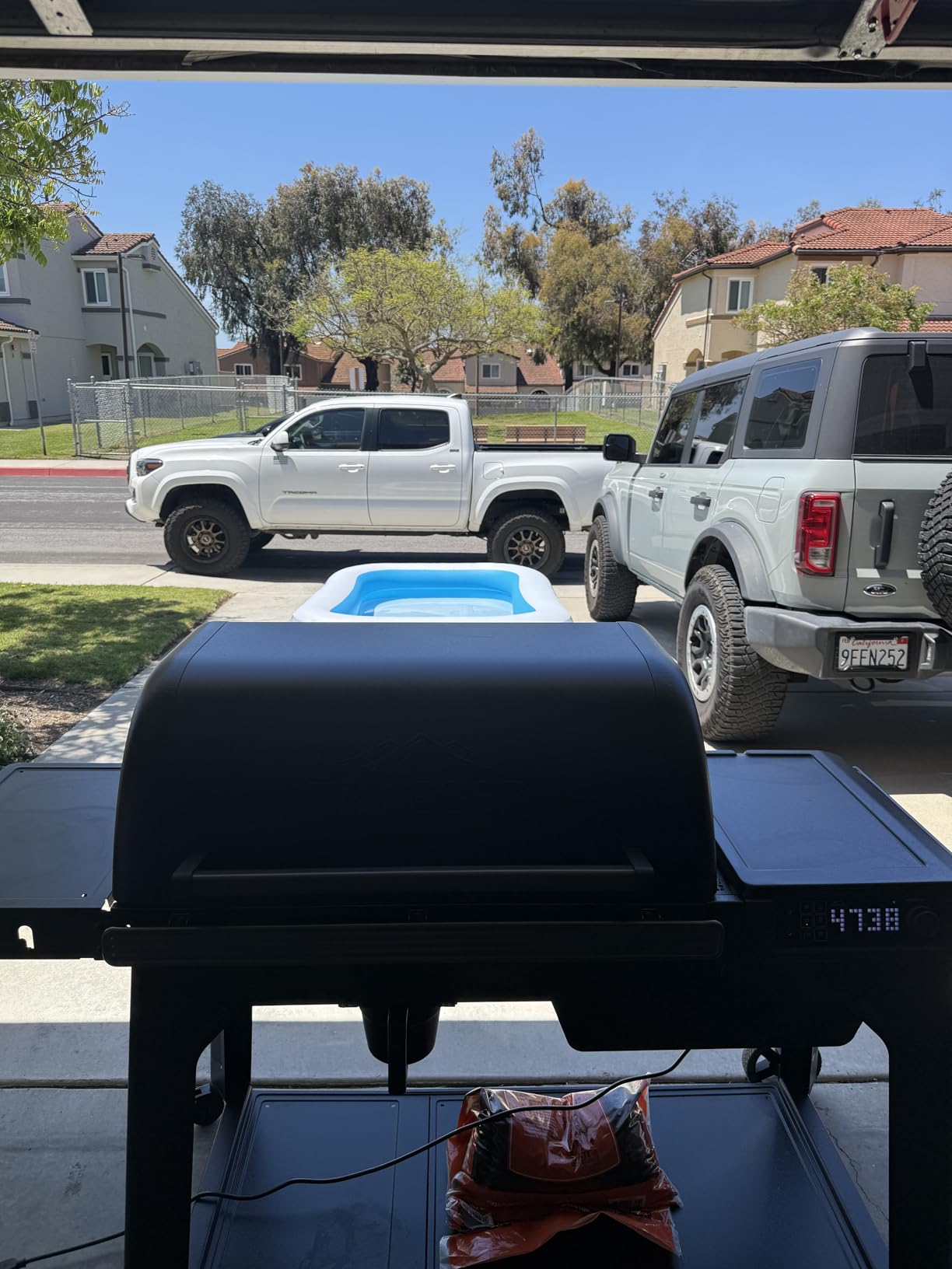 Traeger Woodridge Pro Wood Pellet Grill & Smoker, 970 Sq In, WiFi customer photo 2