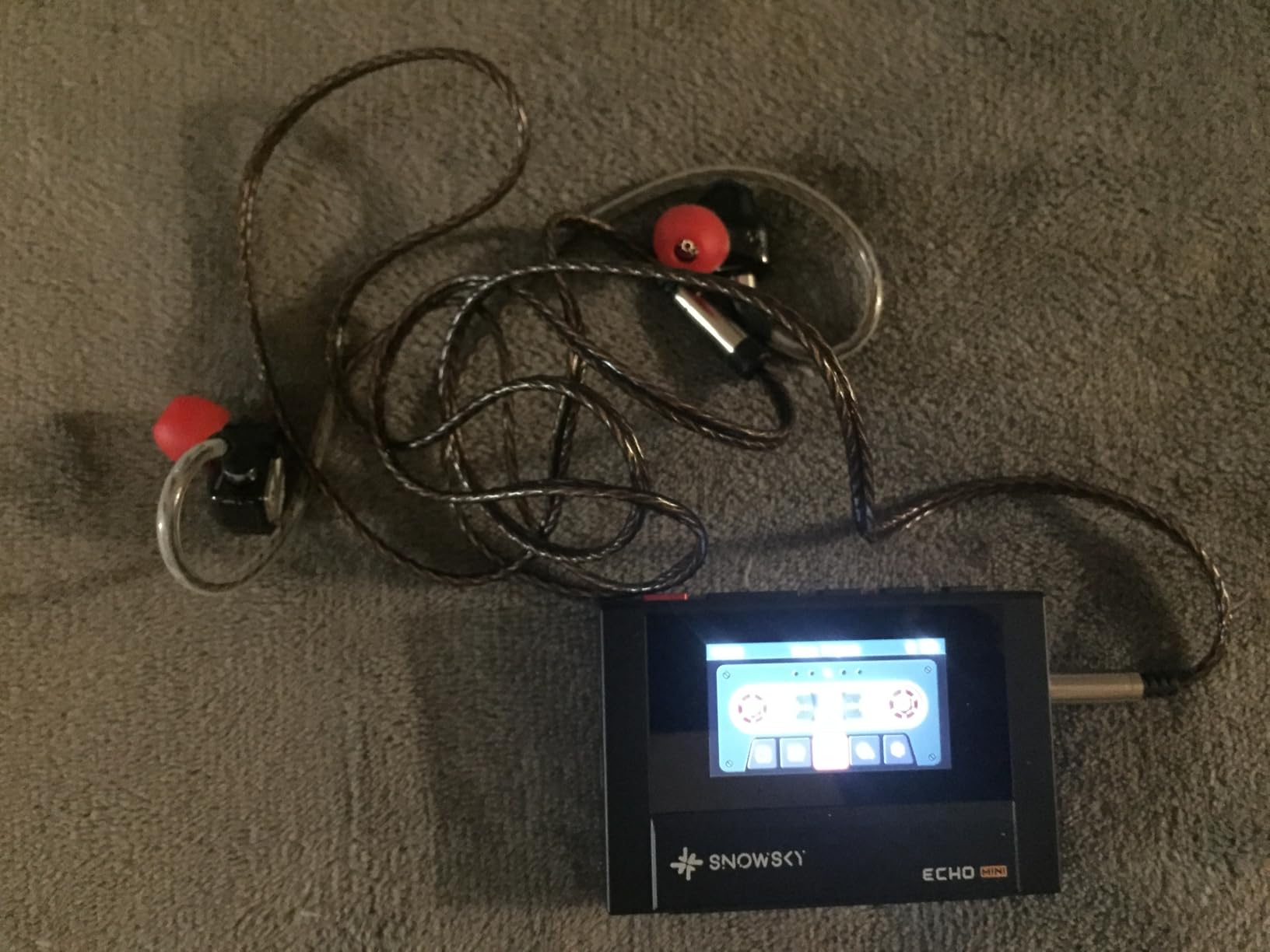 SnowSky/FiiO Echo MINI HiFi Bluetooth MP3 Player, 15Hours Playback, Independent Volume Control with 3.5mm/4.4mm Headphones Outputs (Black) customer photo 1