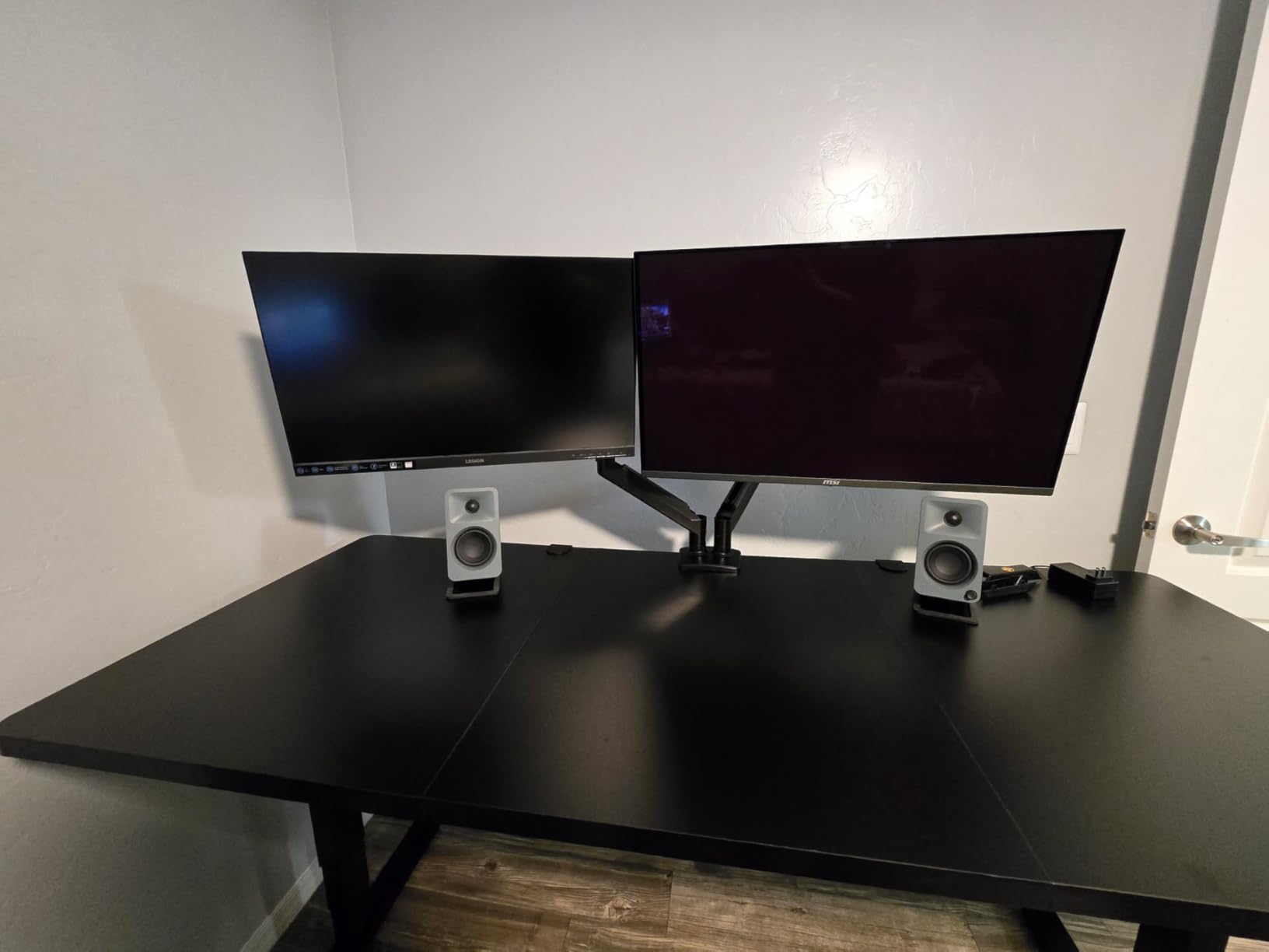 MSI MPG 322URX QD-OLED 32-inch 3840 x 2160 (UHD) Computer Monitor, 240Hz, Adaptive-Synch, HDMI, DP Port, VESA Mountable, Tilt, Speaker, 0.03ms, Black customer photo 1