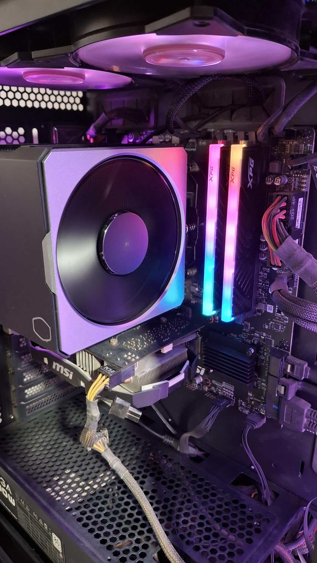 Cooler Master Hyper 612 APEX CPU Air Cooler - Powerful Dual 120mm PWM Fans, 6 Copper Heat Pipes, AMD AM5/AM4 & Intel LGA 1851/1700, High Performance Tower Cooler with Premium Top Cover, 159mm Height customer photo 2